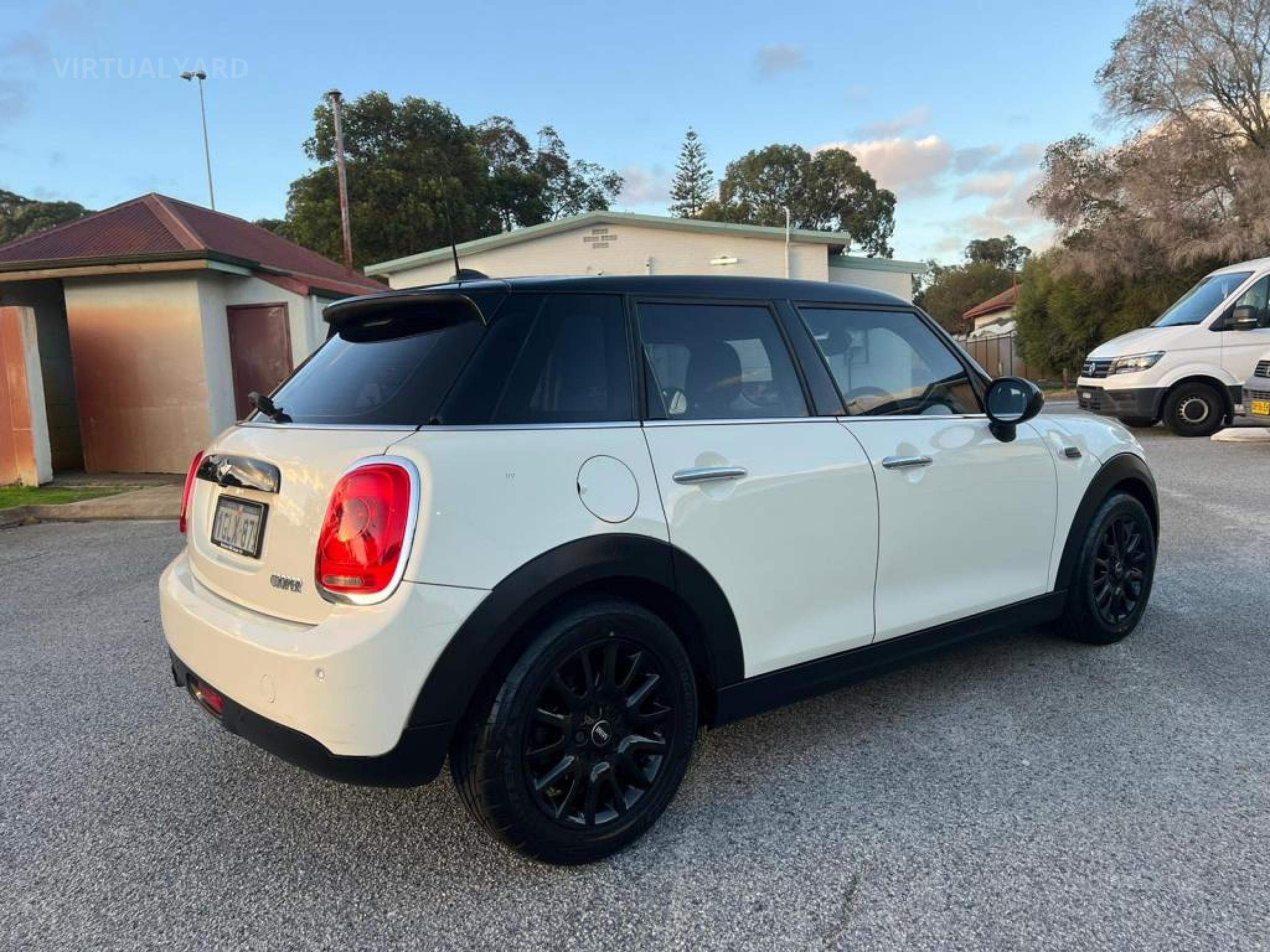MINI 5D HATCH
