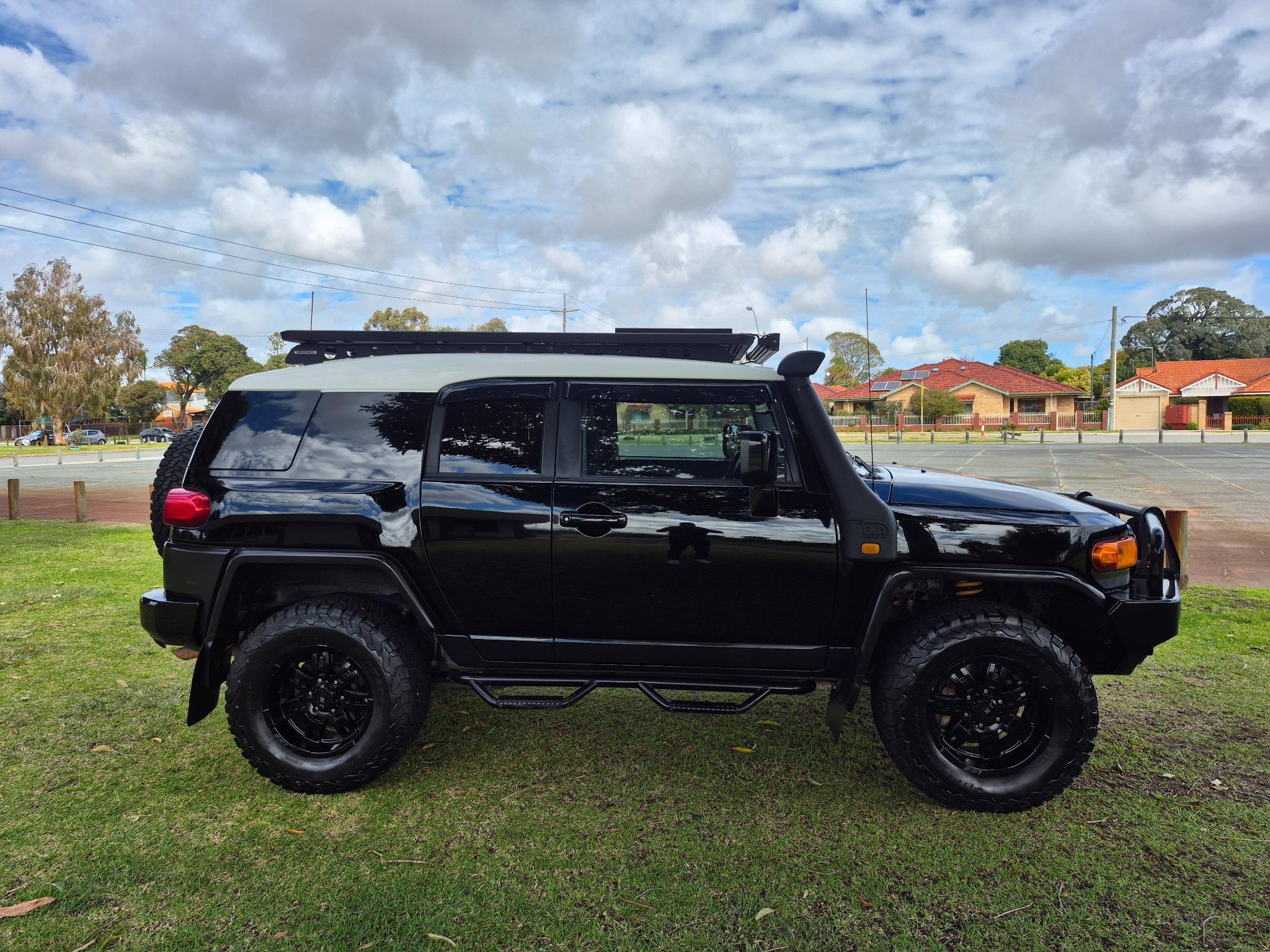 TOYOTA FJ CRUISER