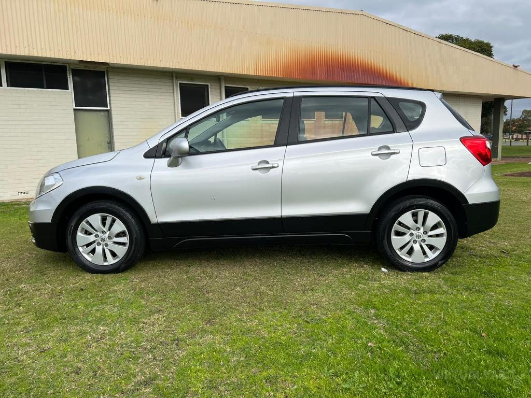 SUZUKI S-CROSS
