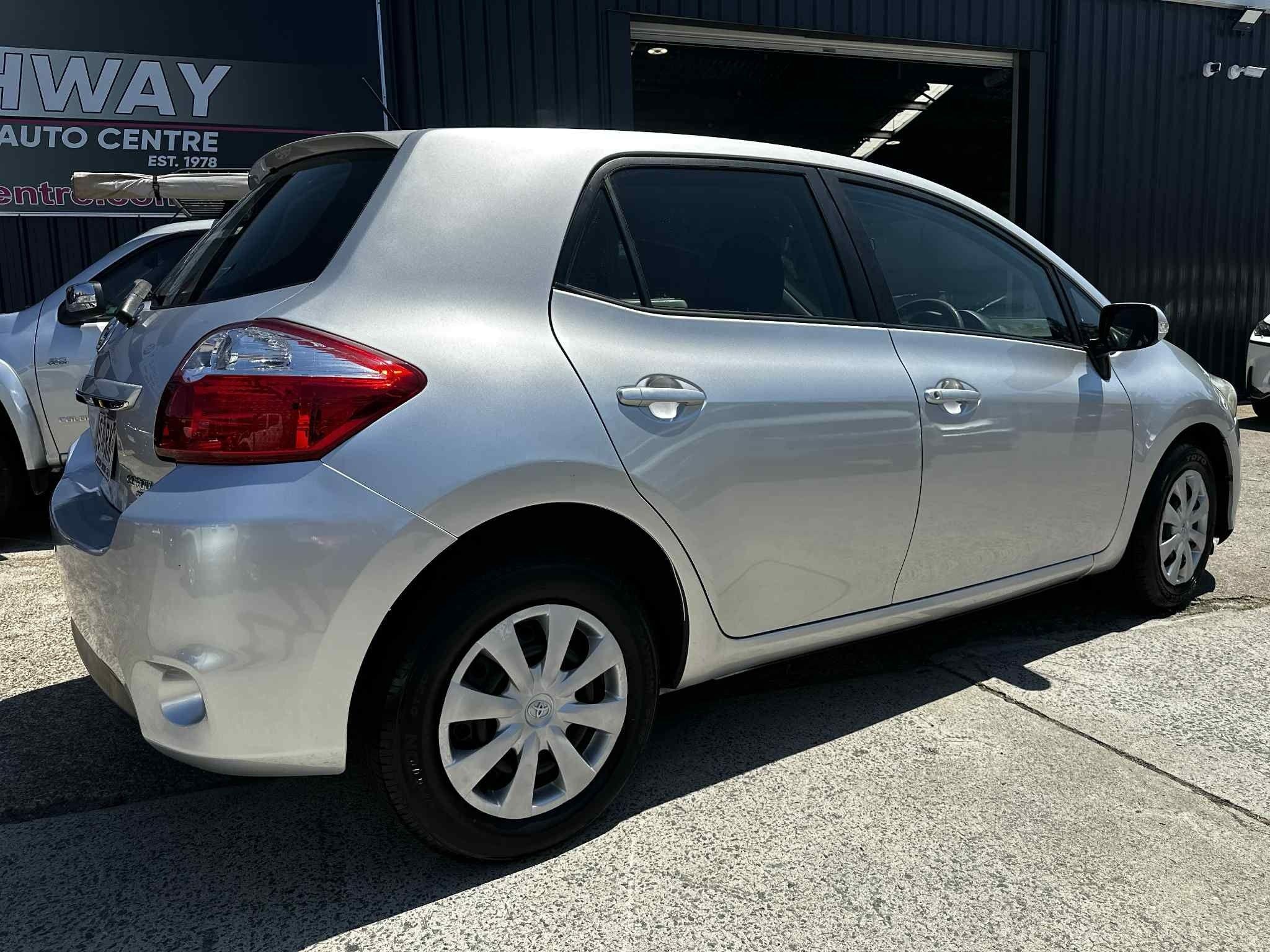 TOYOTA COROLLA