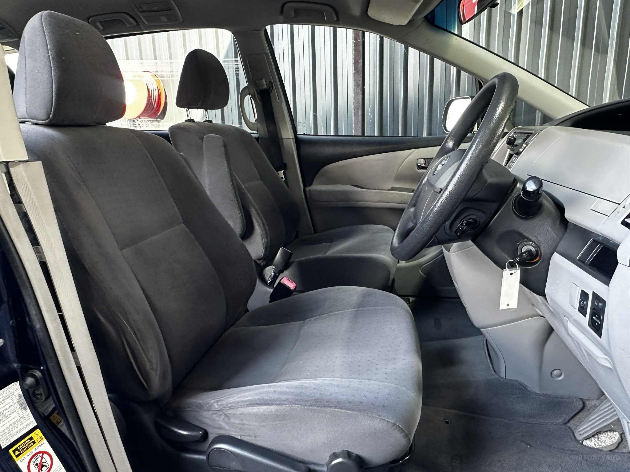 TOYOTA TARAGO