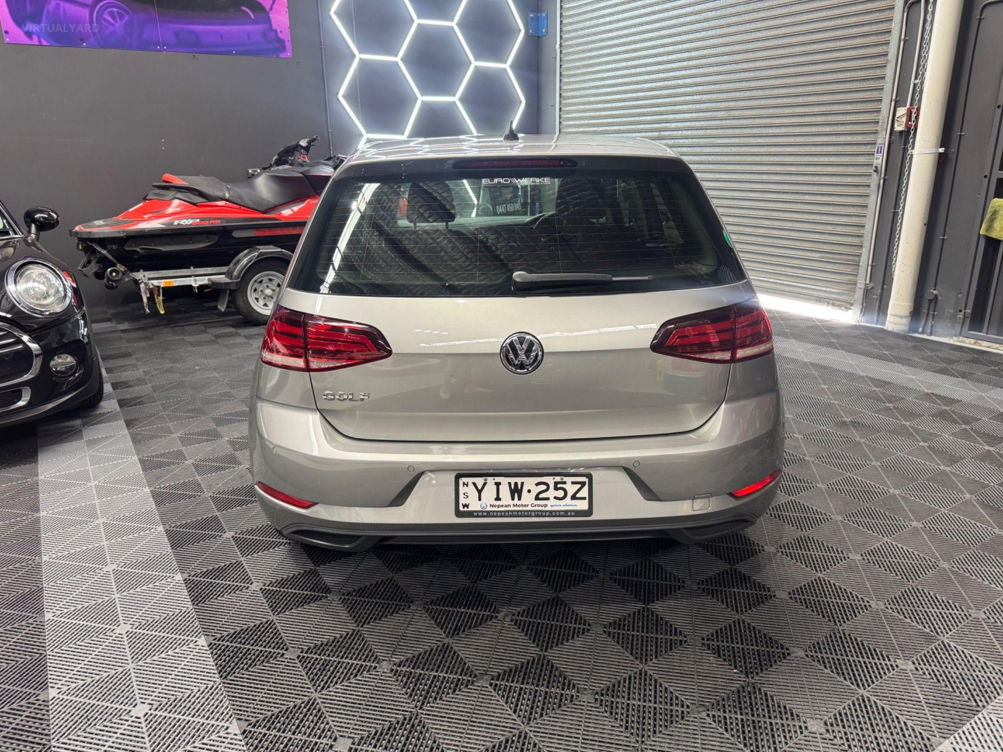 VOLKSWAGEN GOLF