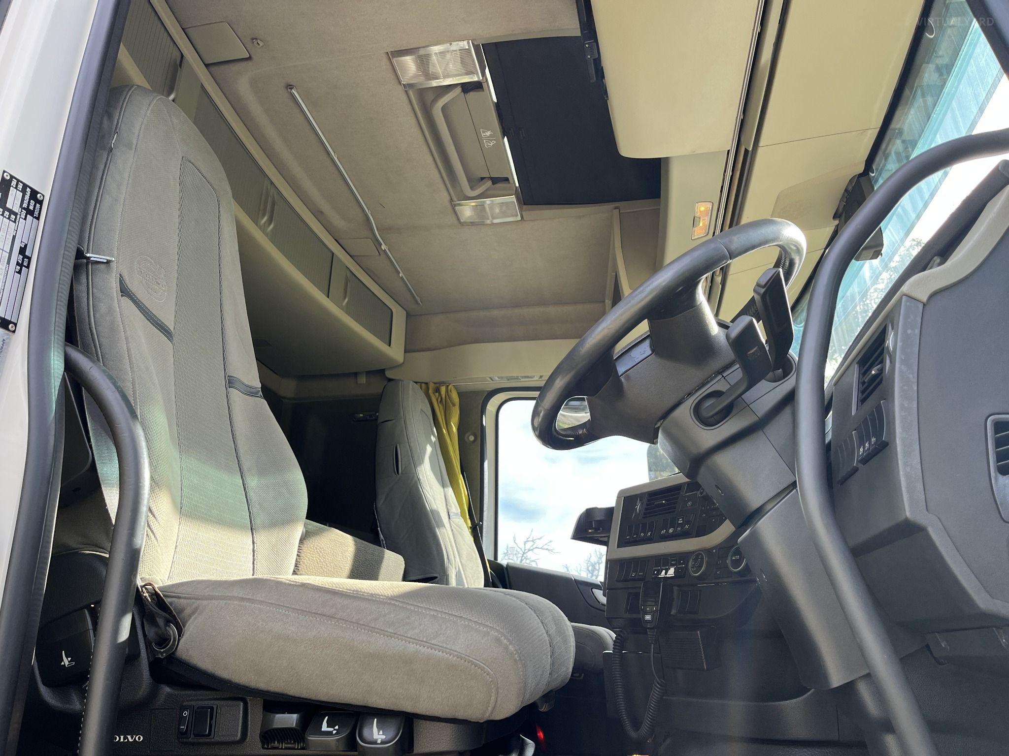 VOLVO FH16