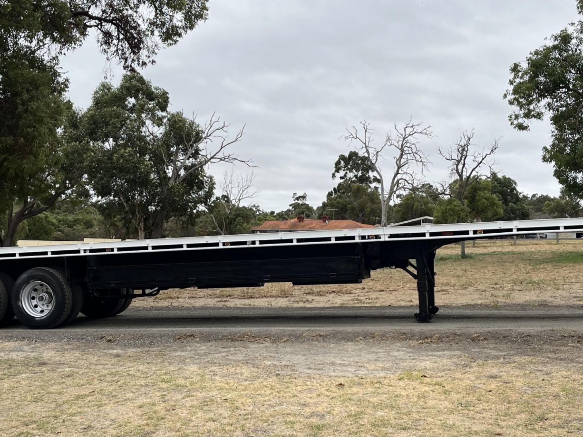 BARKER TANDEM SEMI TRAILER