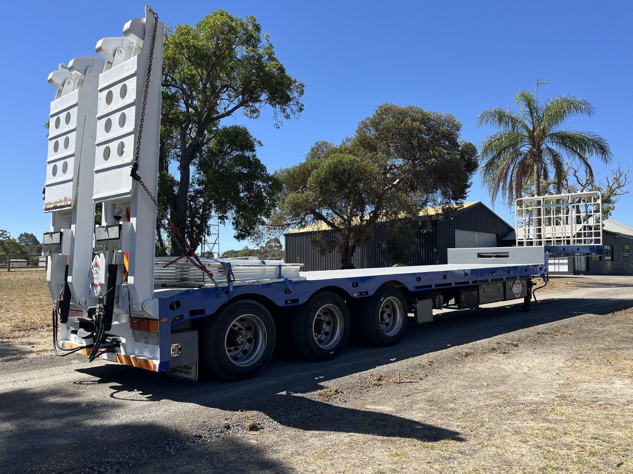 AAA TRAILERS 45 FOOT