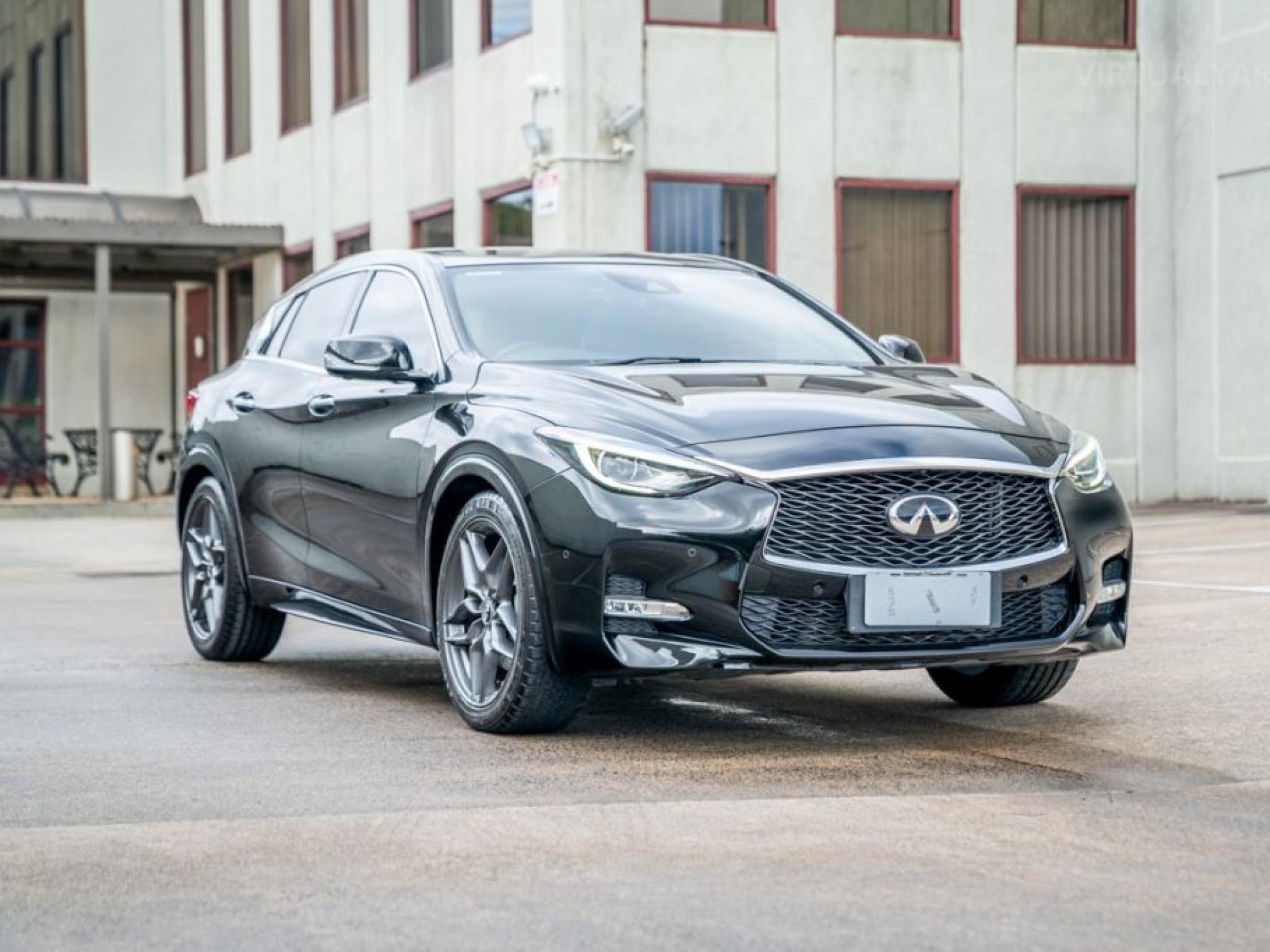 INFINITI Q30