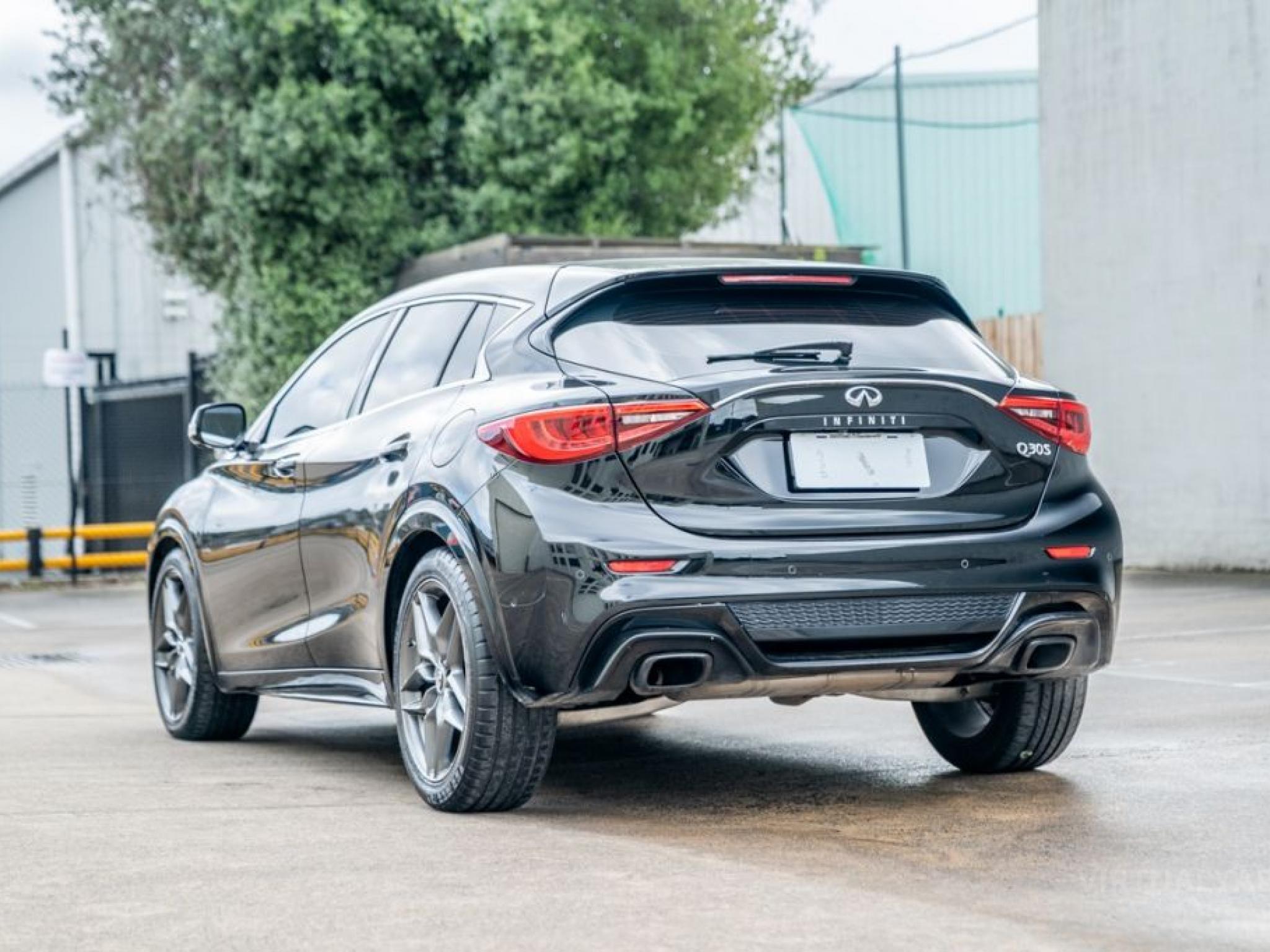 INFINITI Q30