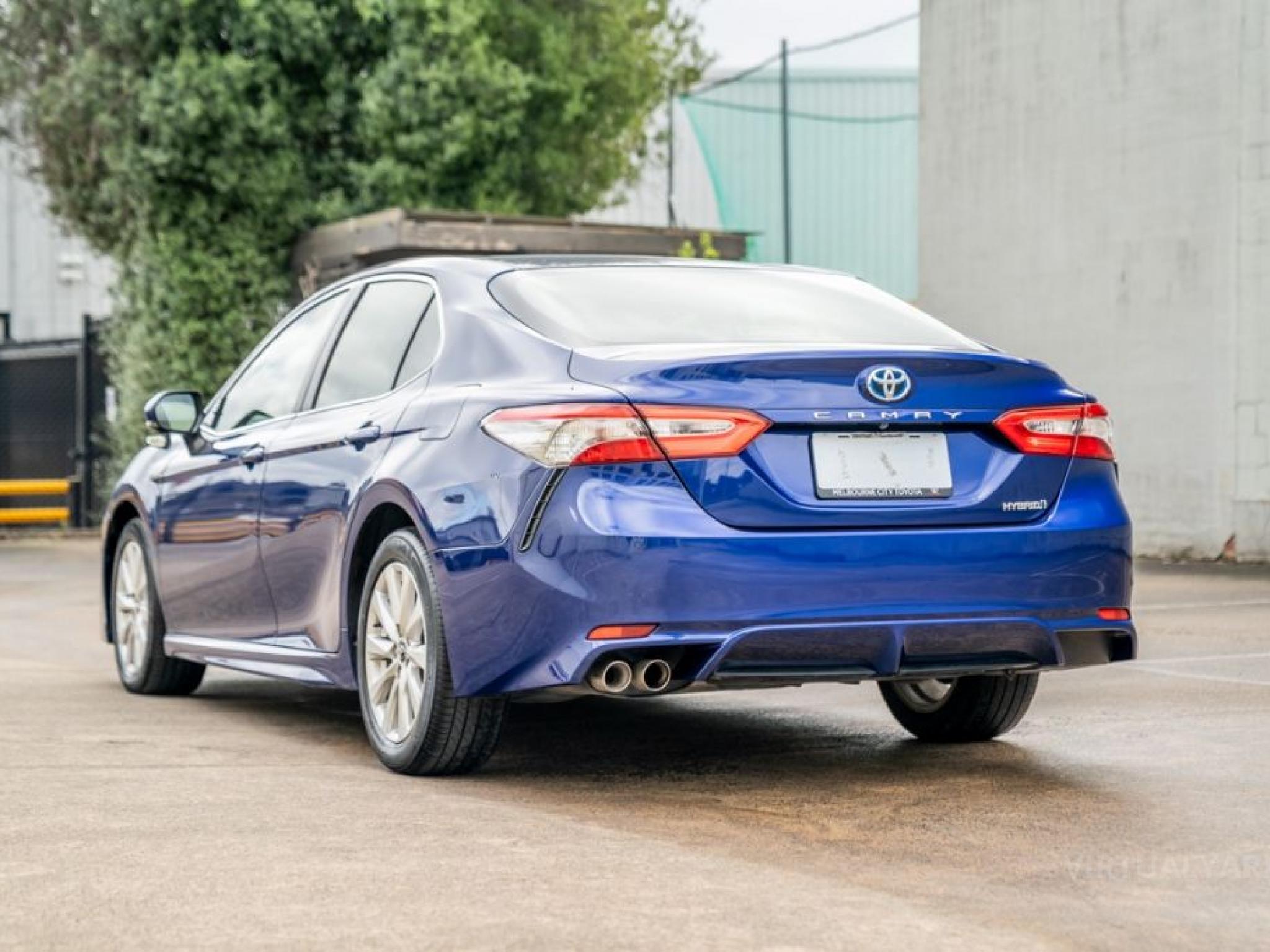 TOYOTA CAMRY