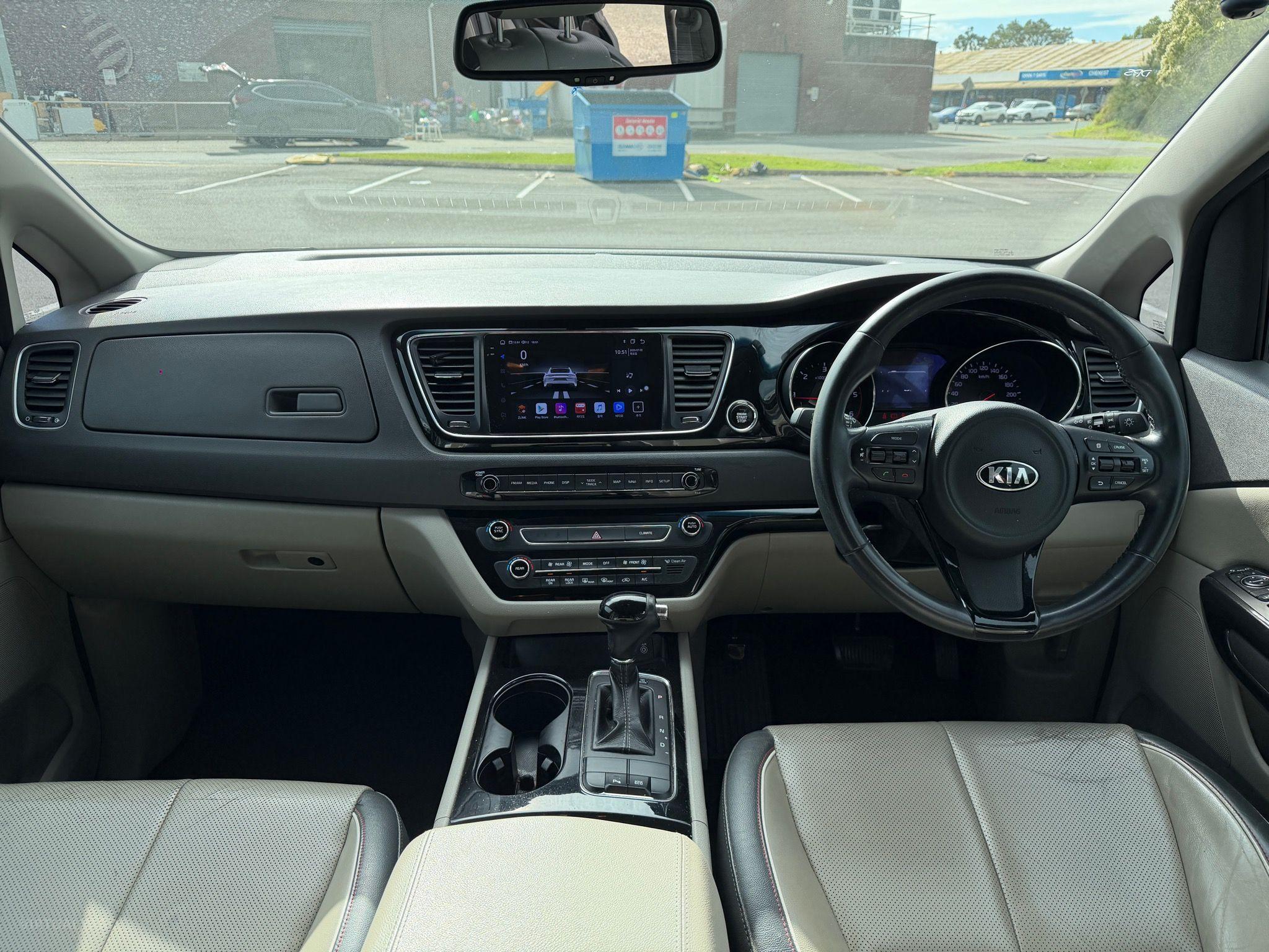 KIA CARNIVAL
