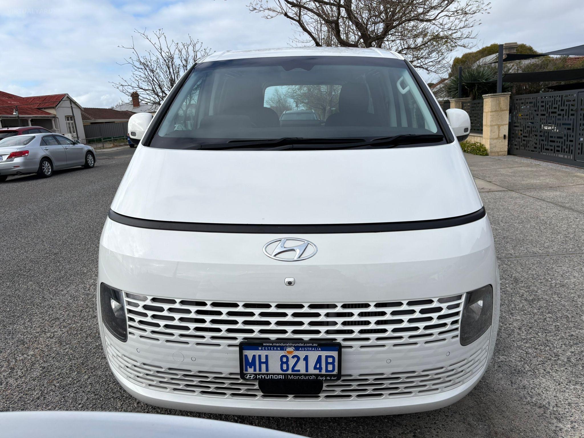 HYUNDAI STARIA