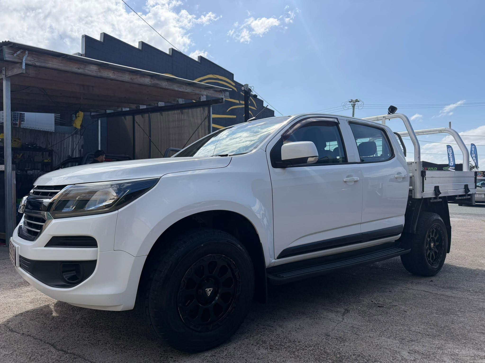 HOLDEN COLORADO