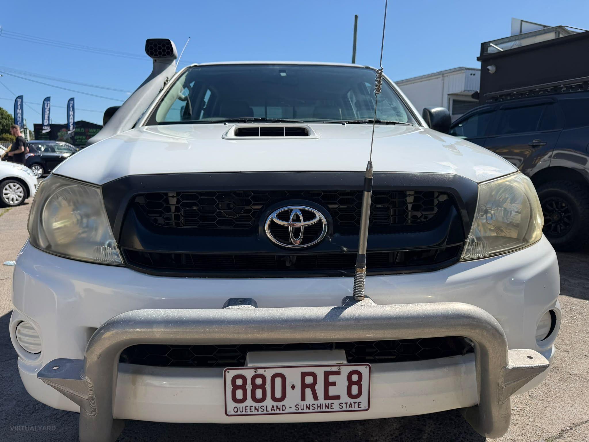 TOYOTA HILUX