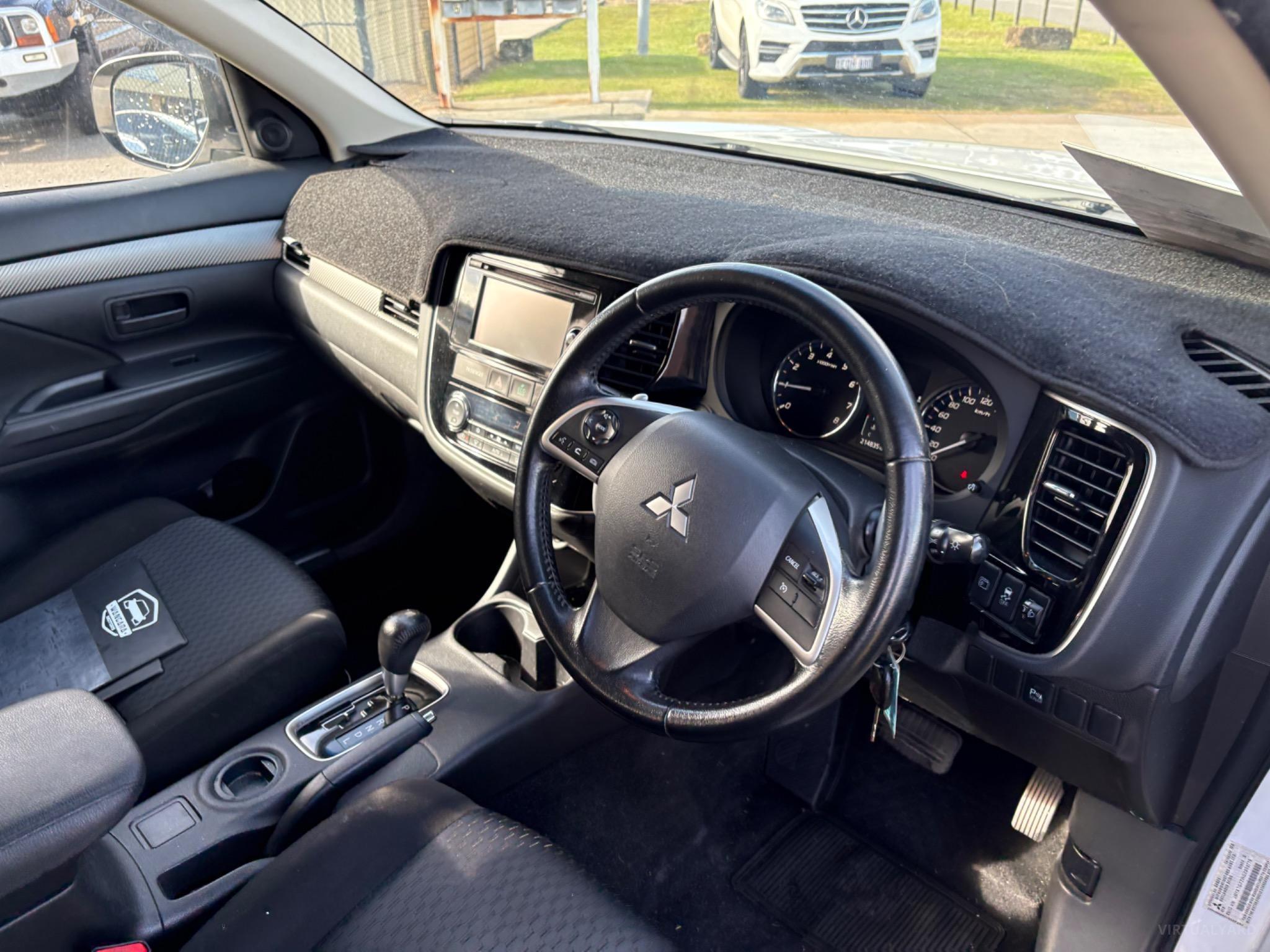 MITSUBISHI OUTLANDER