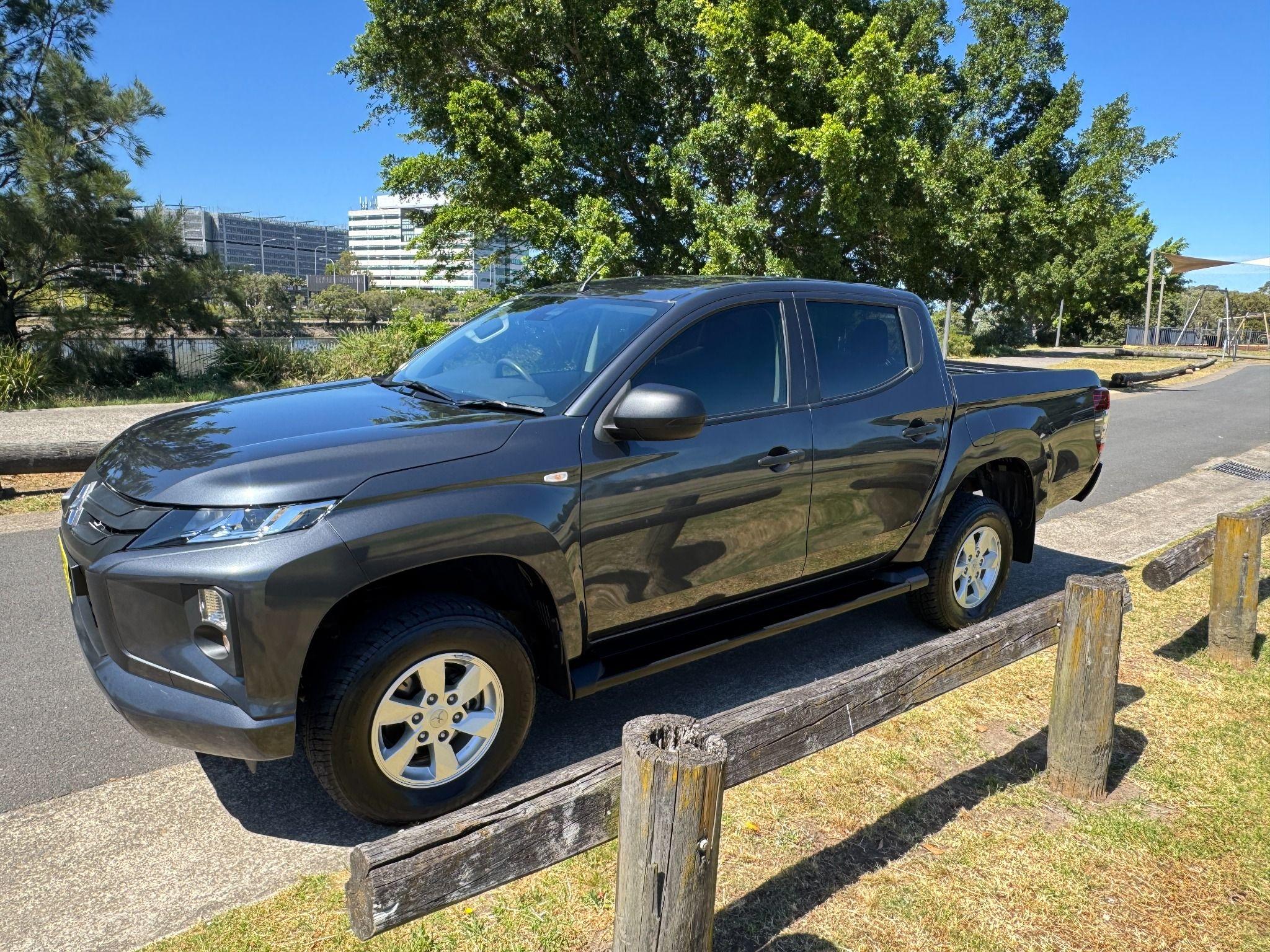 MITSUBISHI TRITON