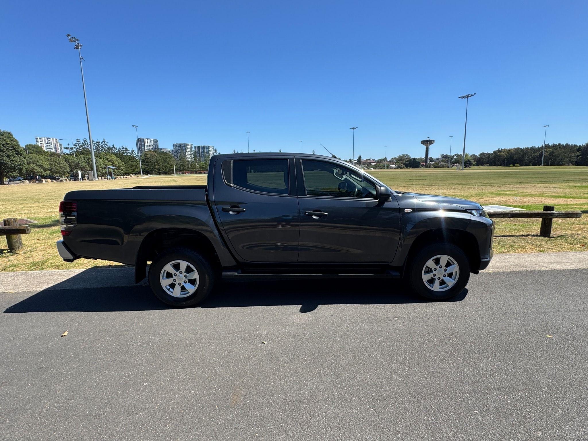 MITSUBISHI TRITON