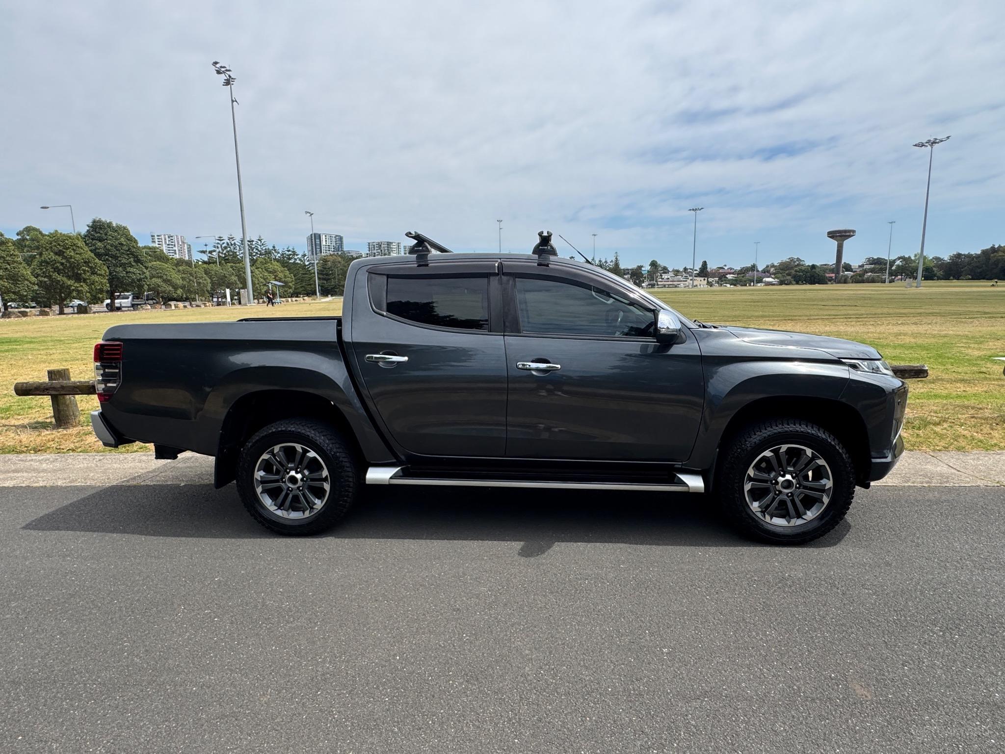 MITSUBISHI TRITON