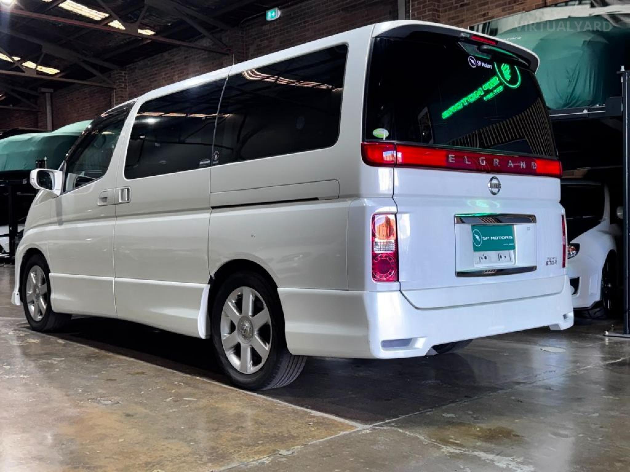 NISSAN ELGRAND