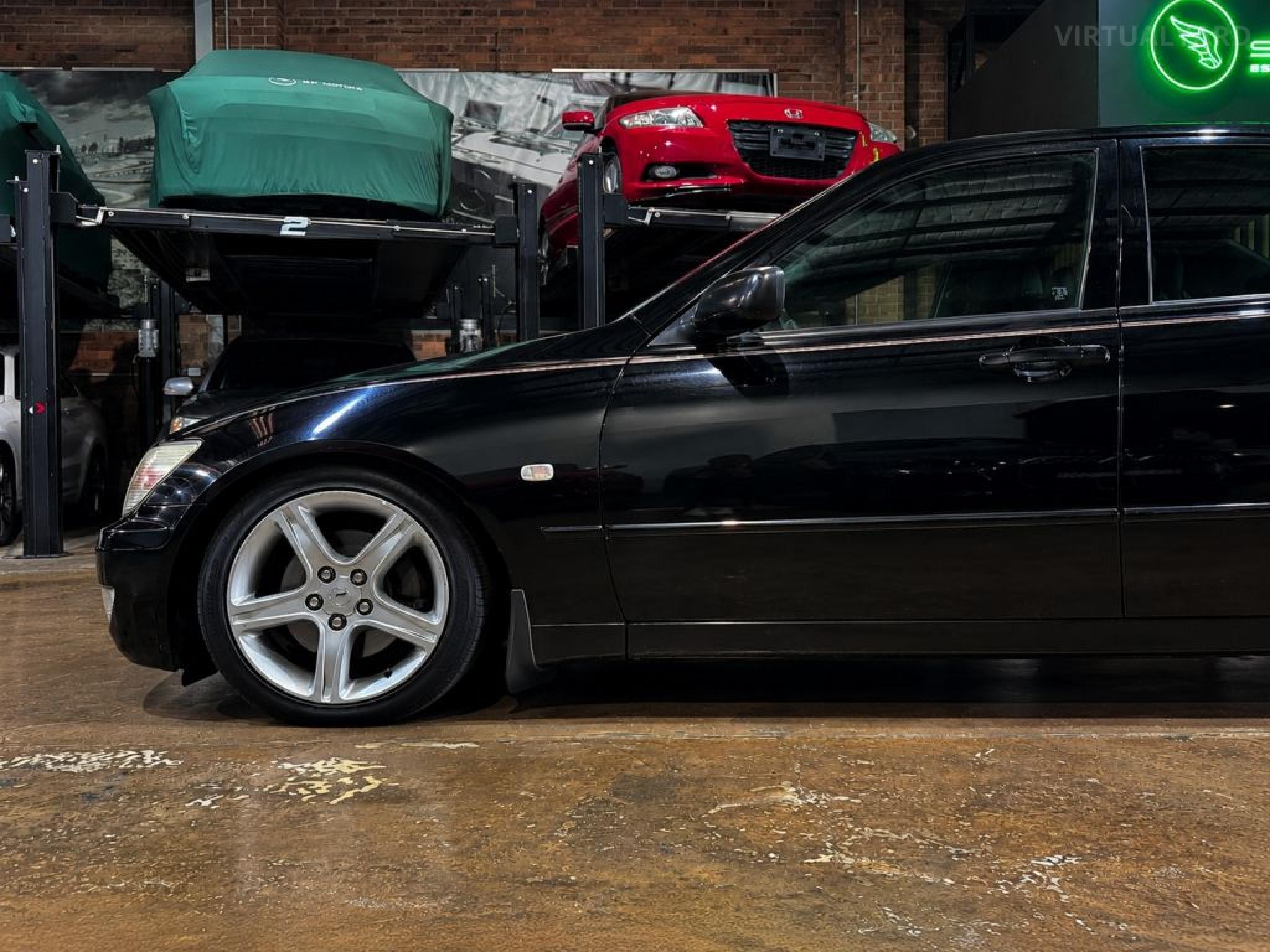 LEXUS IS200