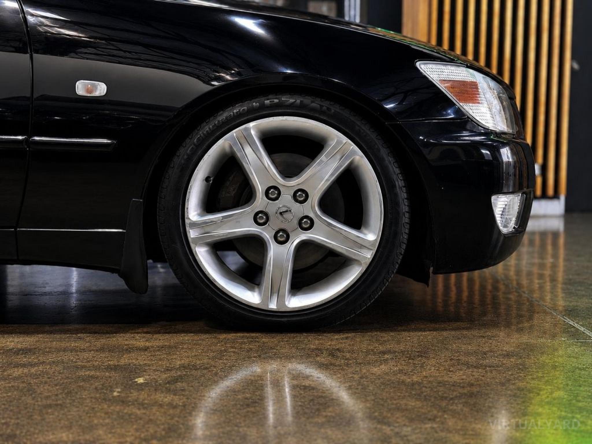 LEXUS IS200