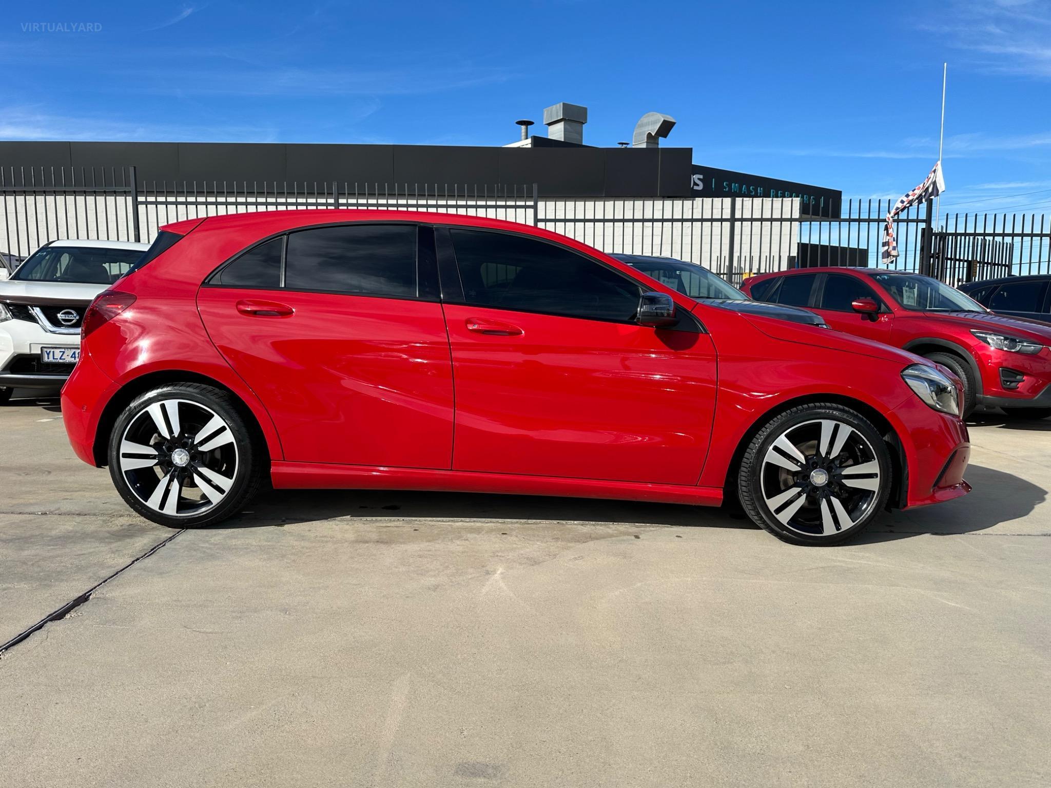 MERCEDES-BENZ A200