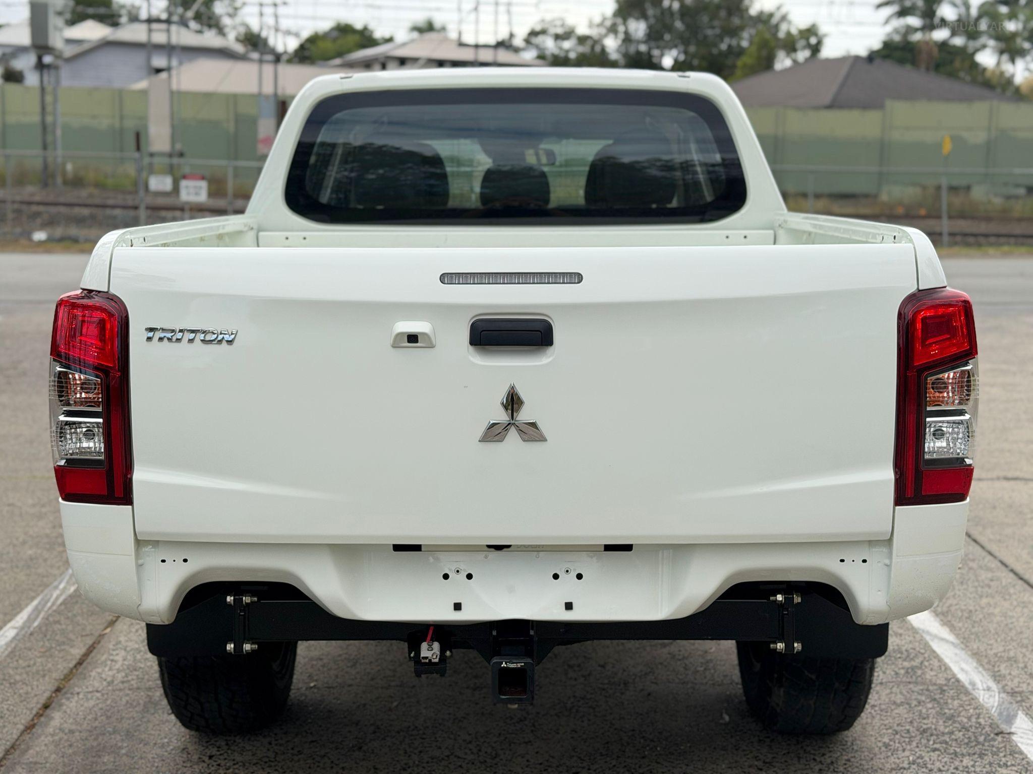 MITSUBISHI TRITON