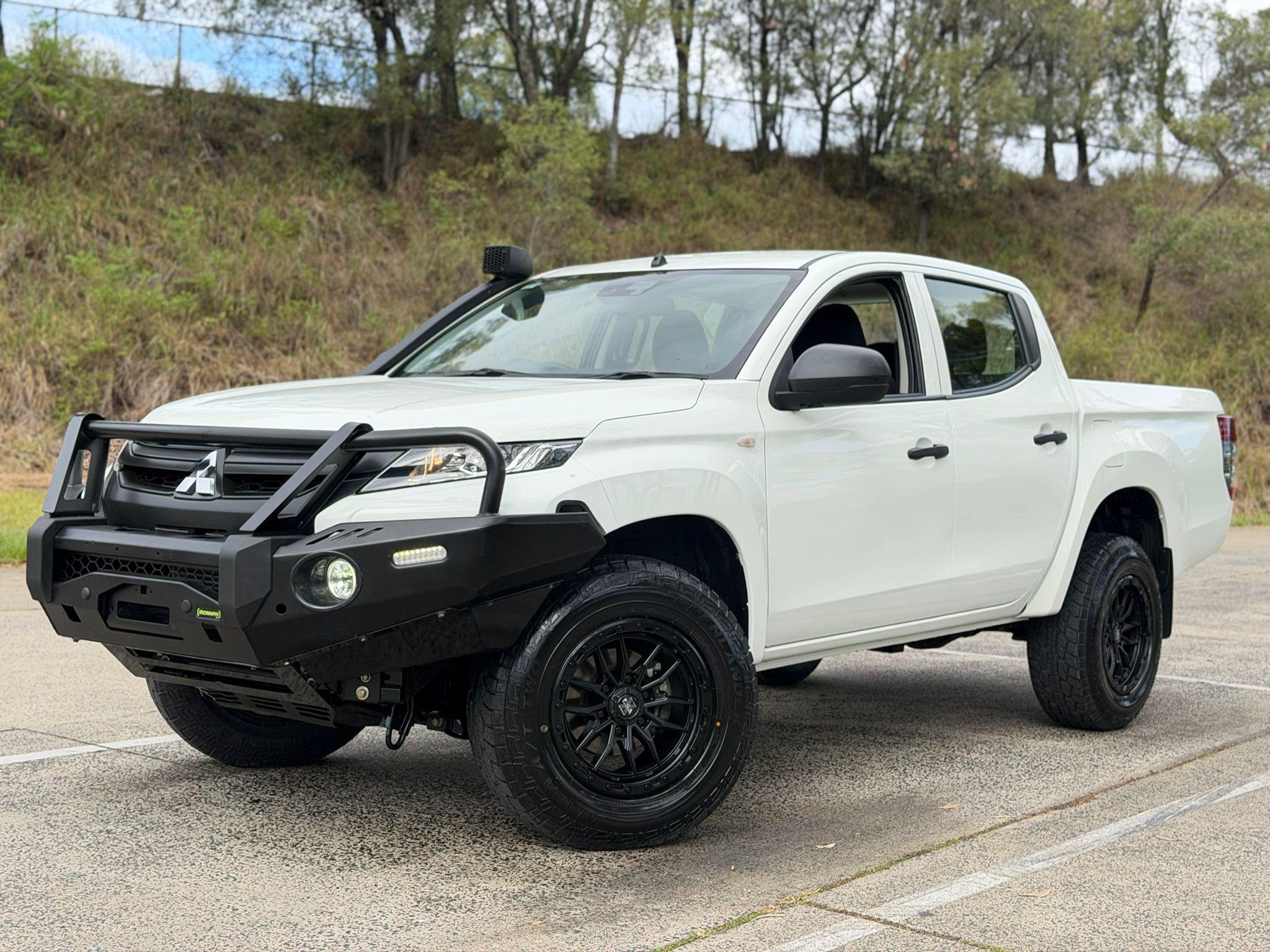 MITSUBISHI TRITON
