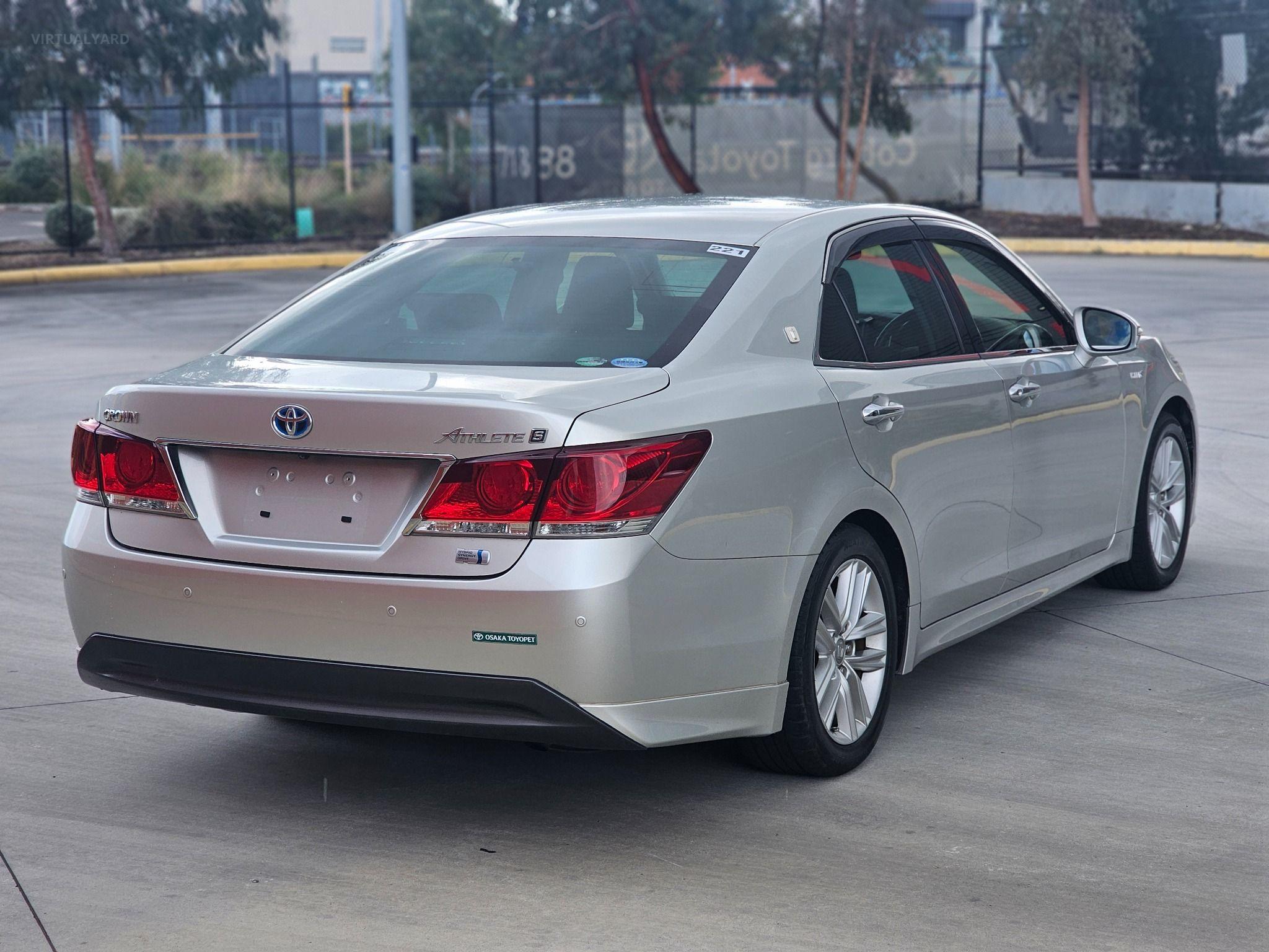 TOYOTA CROWN