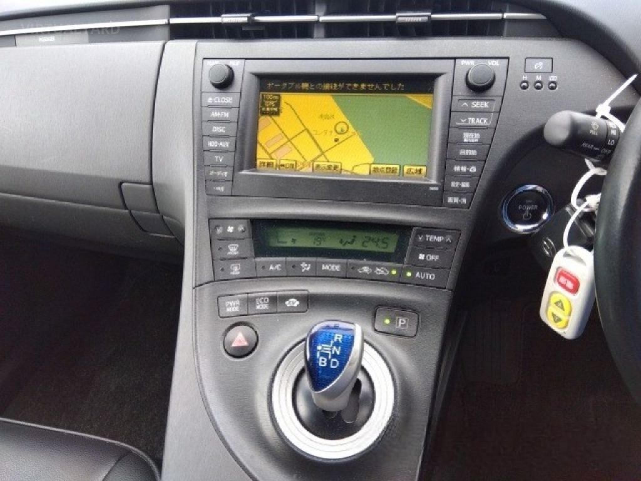 TOYOTA PRIUS