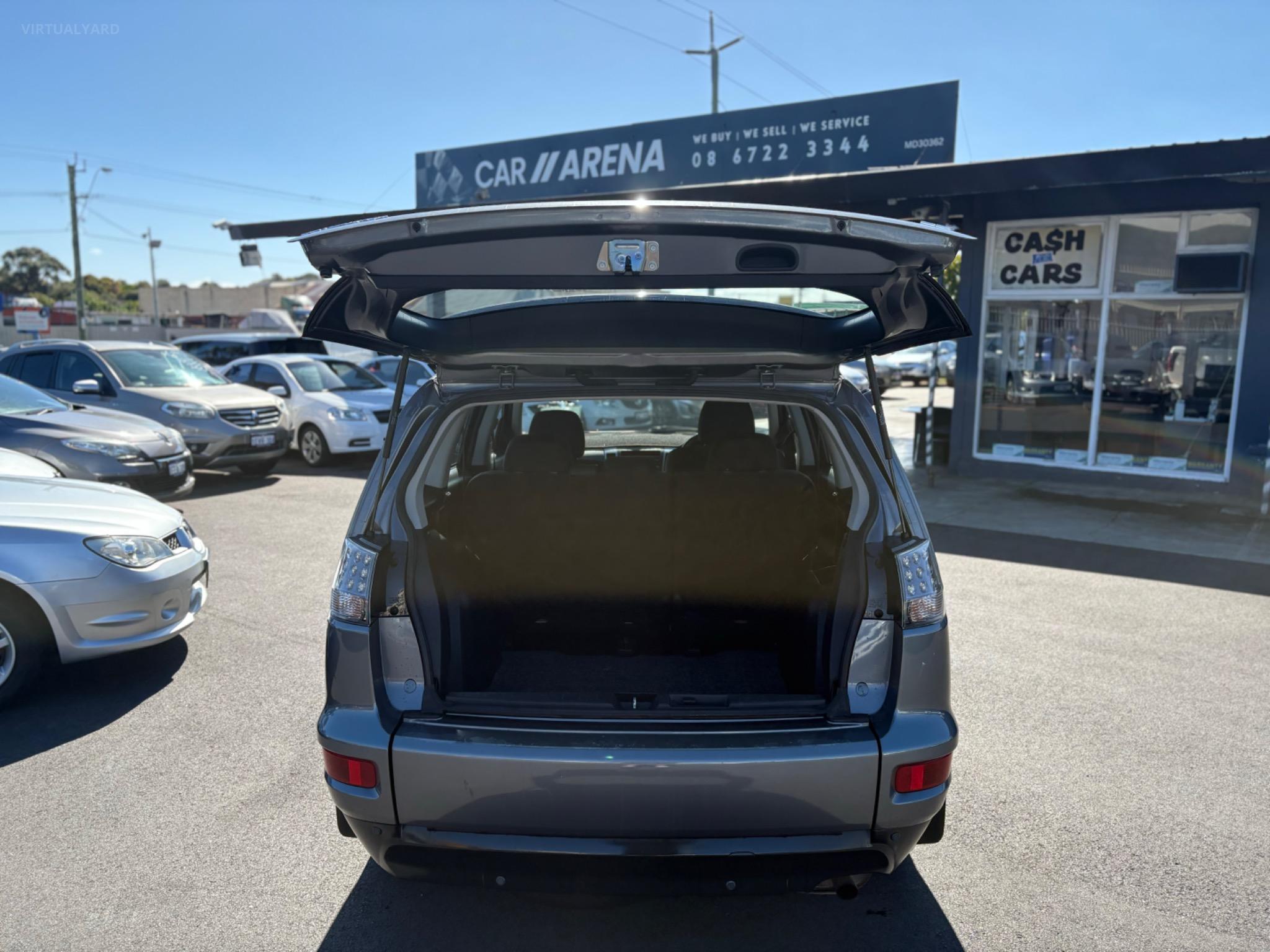 MITSUBISHI OUTLANDER