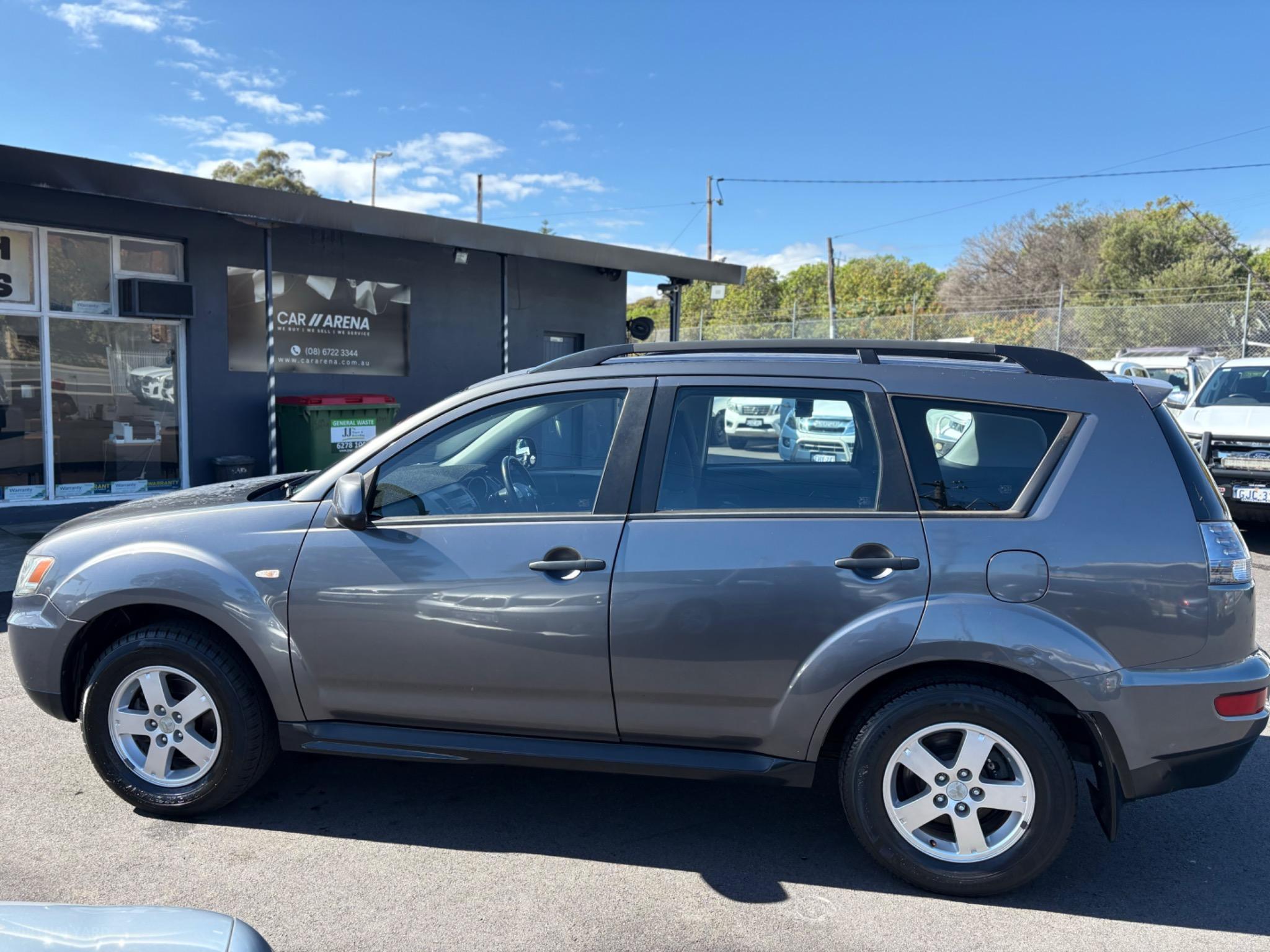 MITSUBISHI OUTLANDER