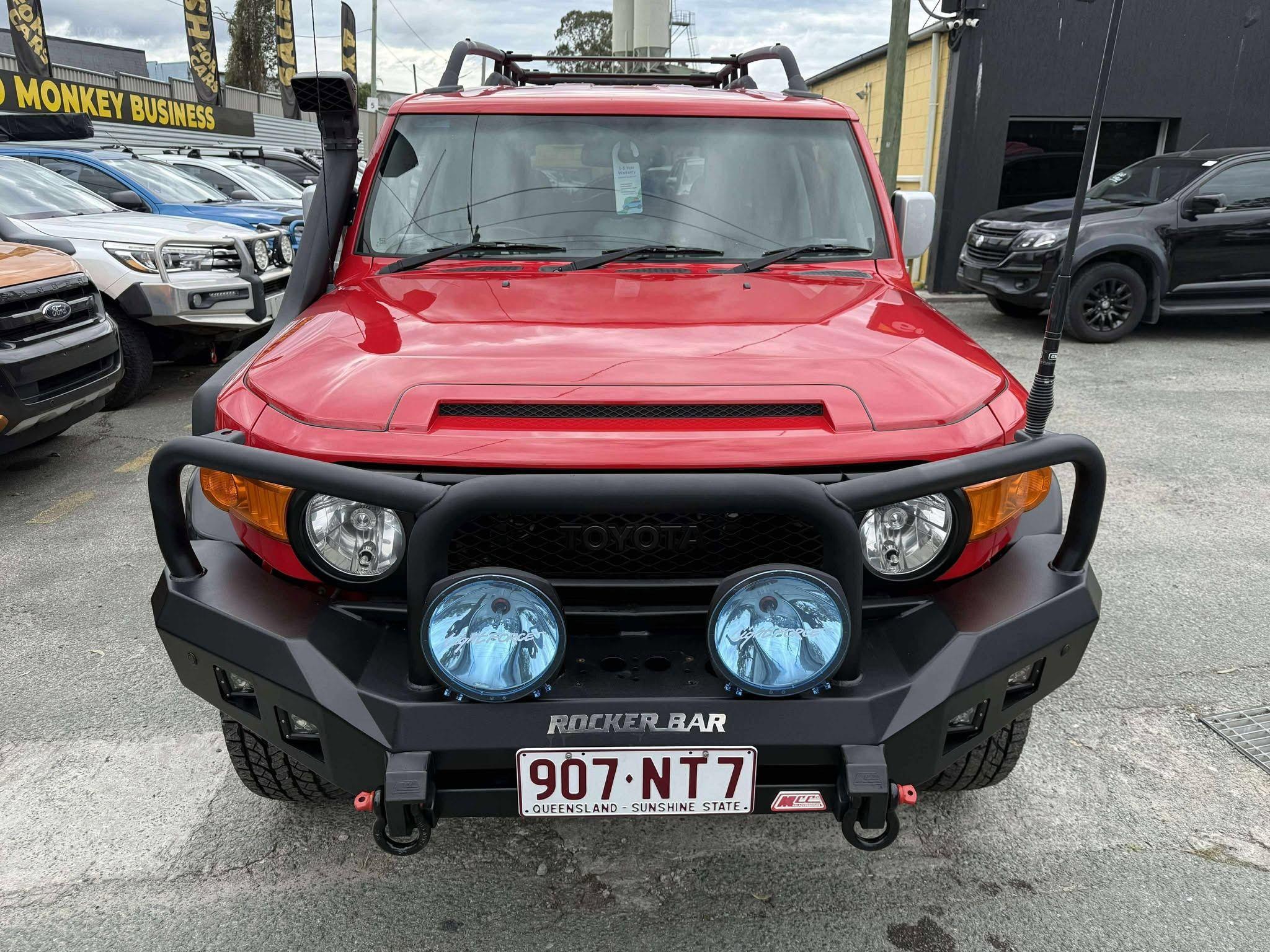 TOYOTA FJ CRUISER