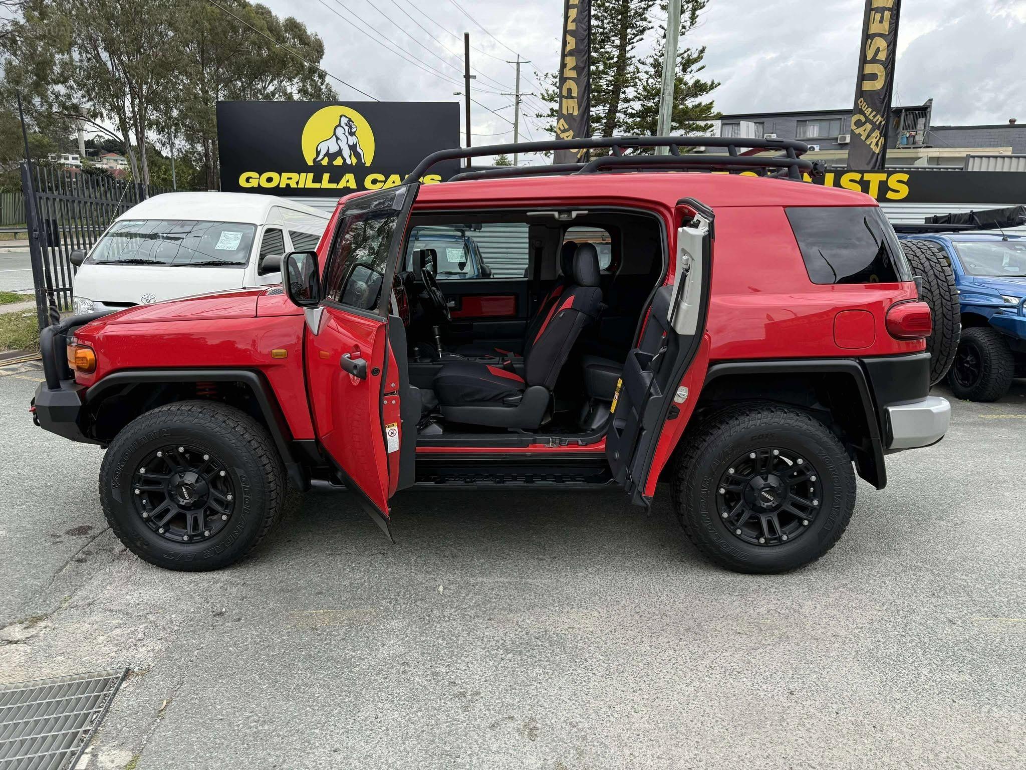 TOYOTA FJ CRUISER