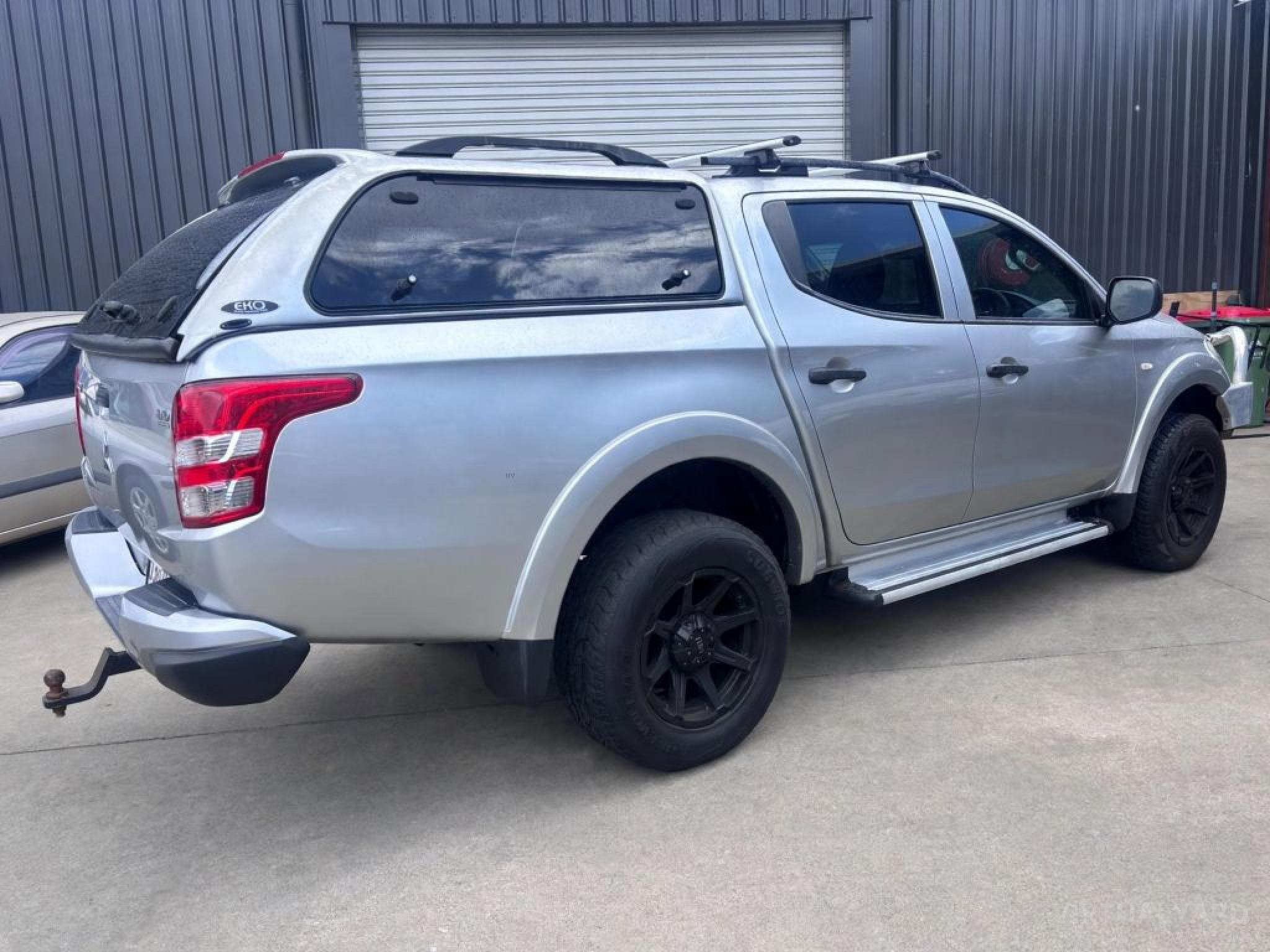 MITSUBISHI TRITON