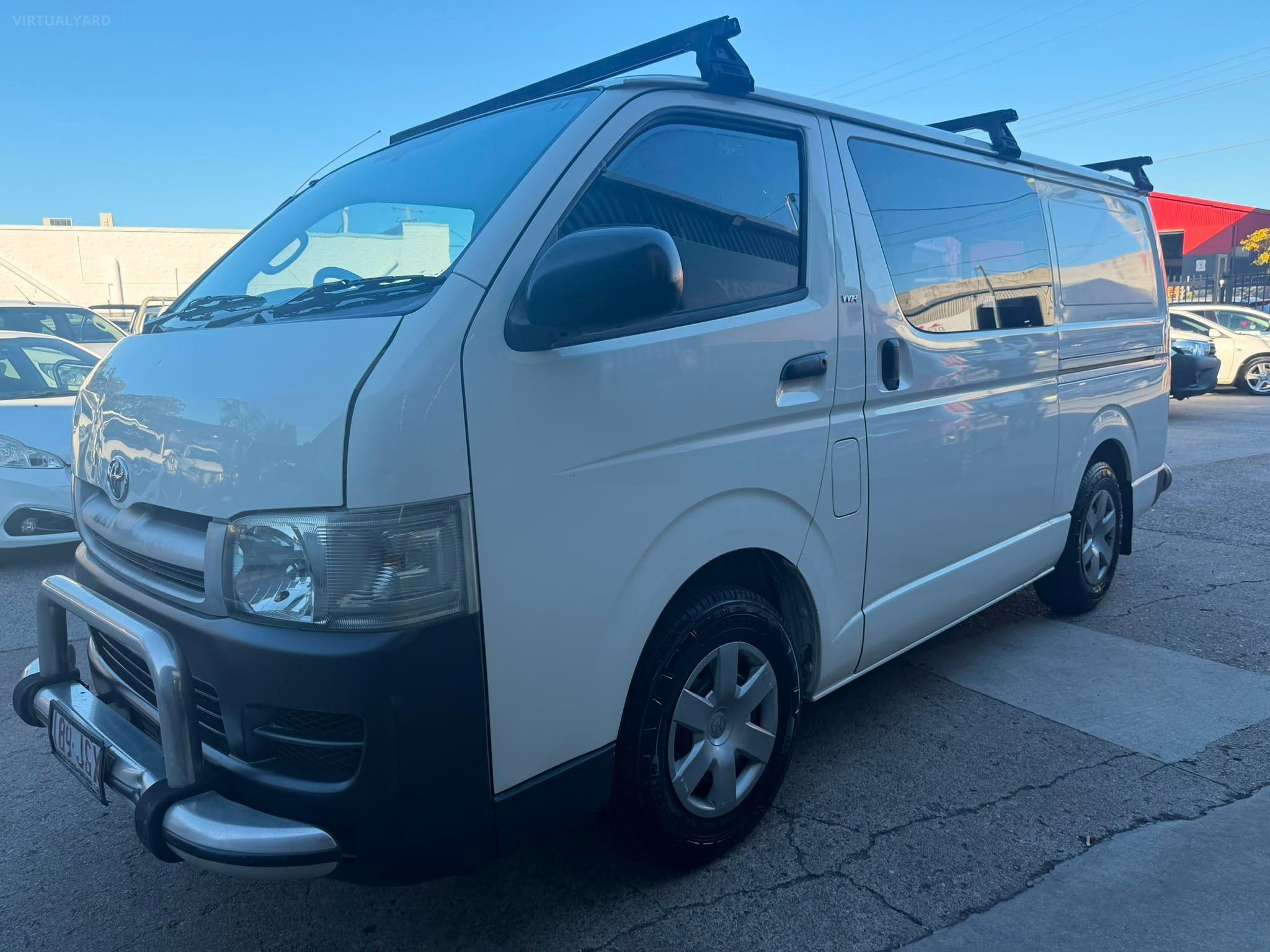 TOYOTA HIACE