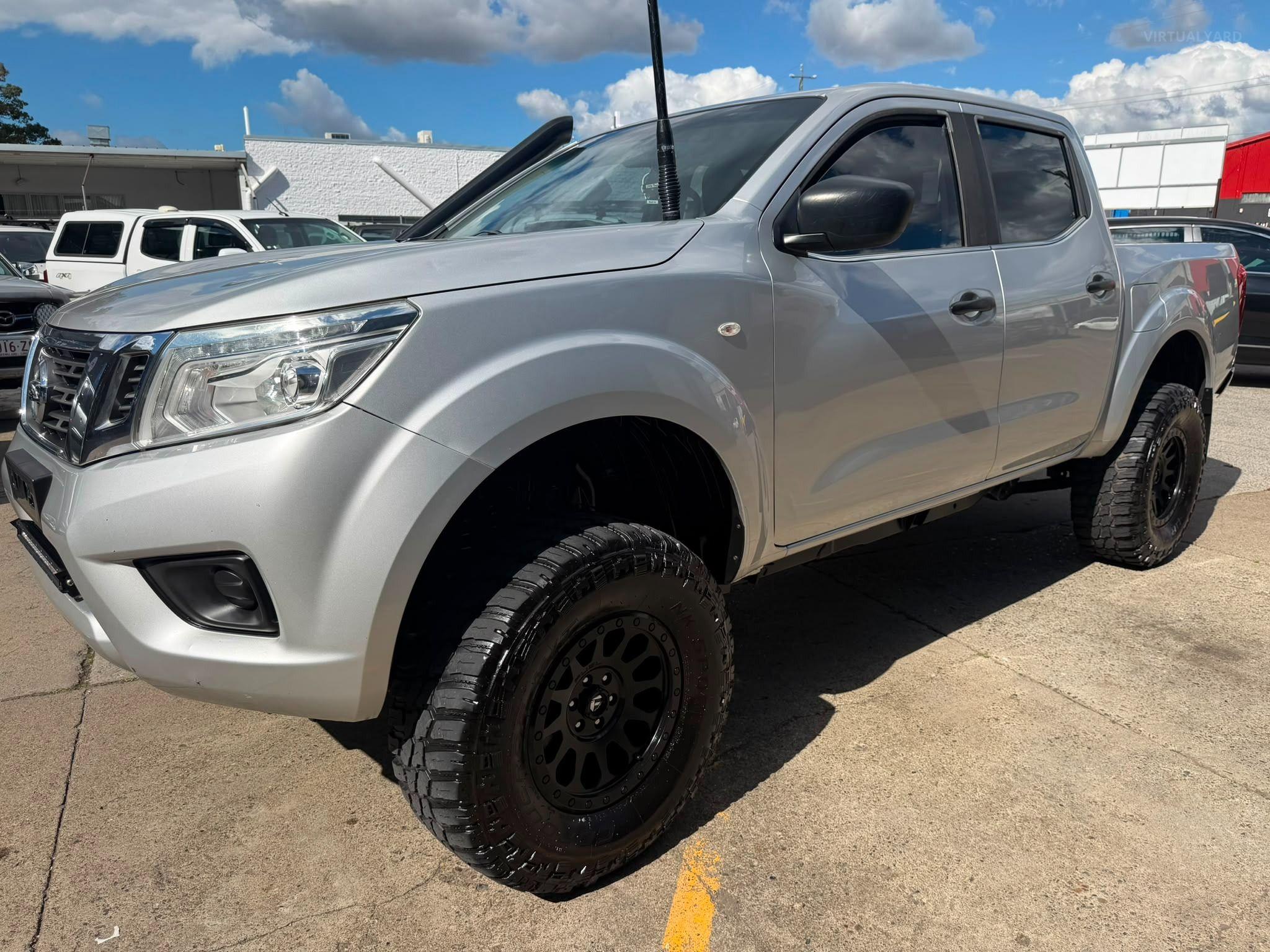 NISSAN NAVARA