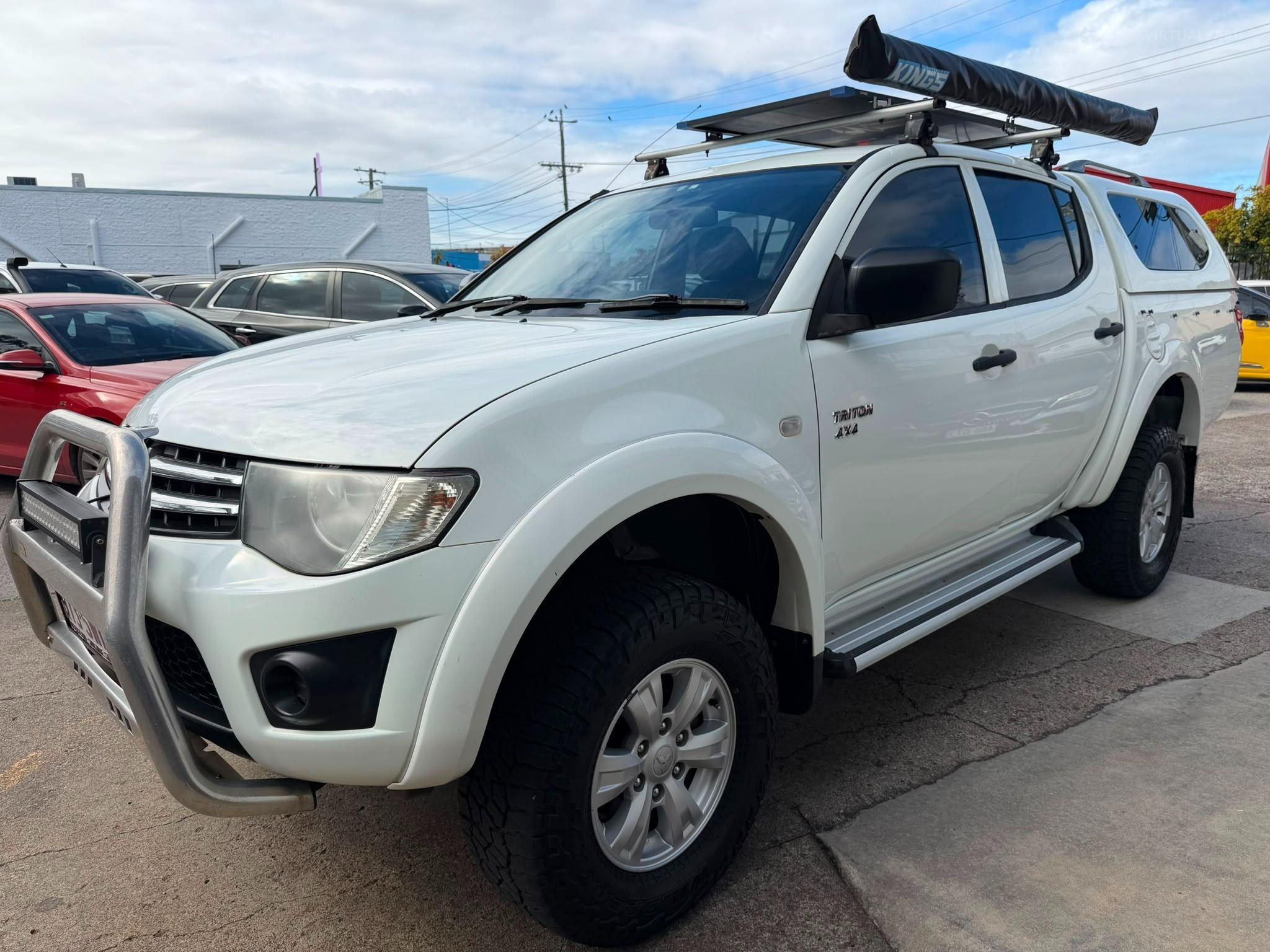 MITSUBISHI TRITON