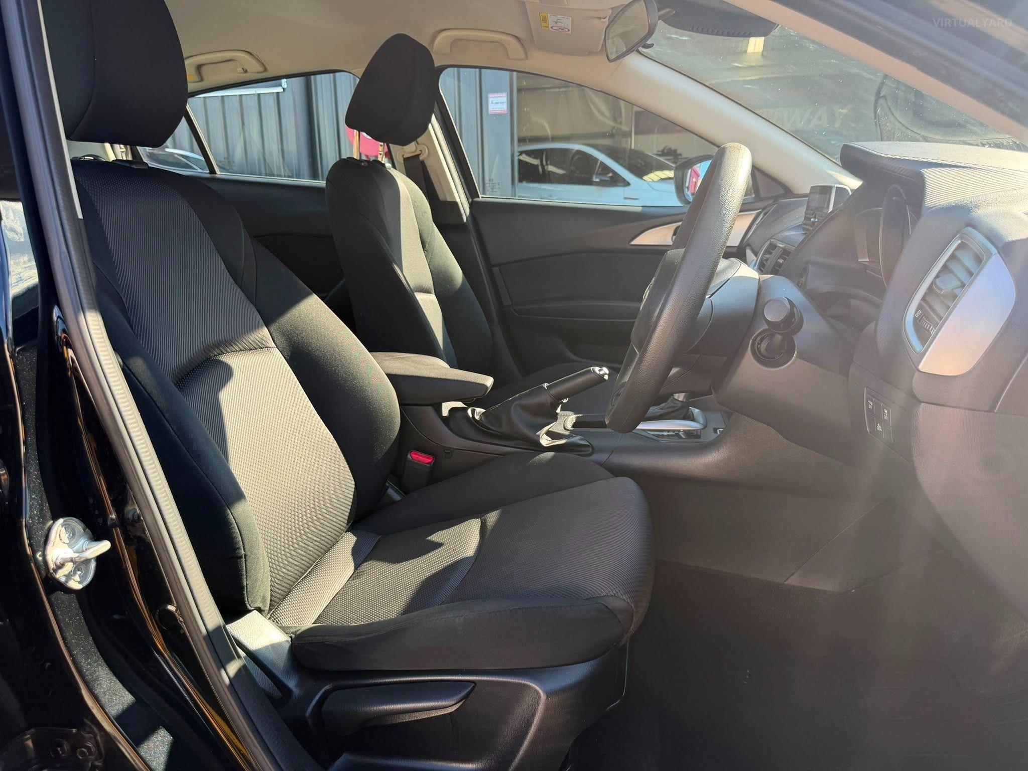 MAZDA MAZDA3