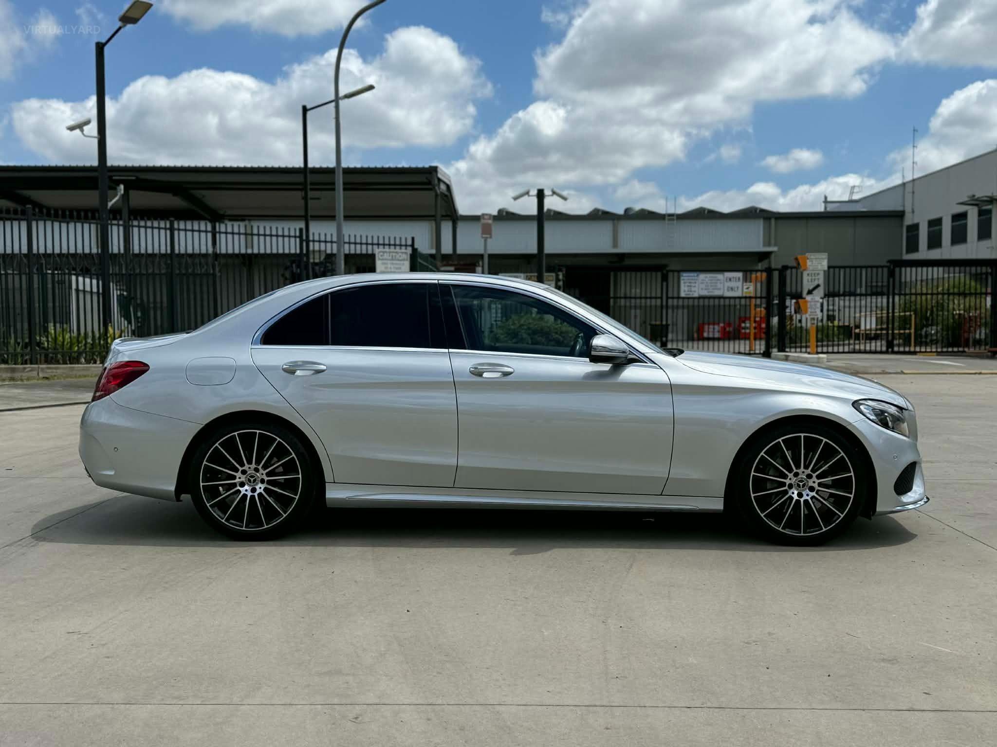 MERCEDES-BENZ C300