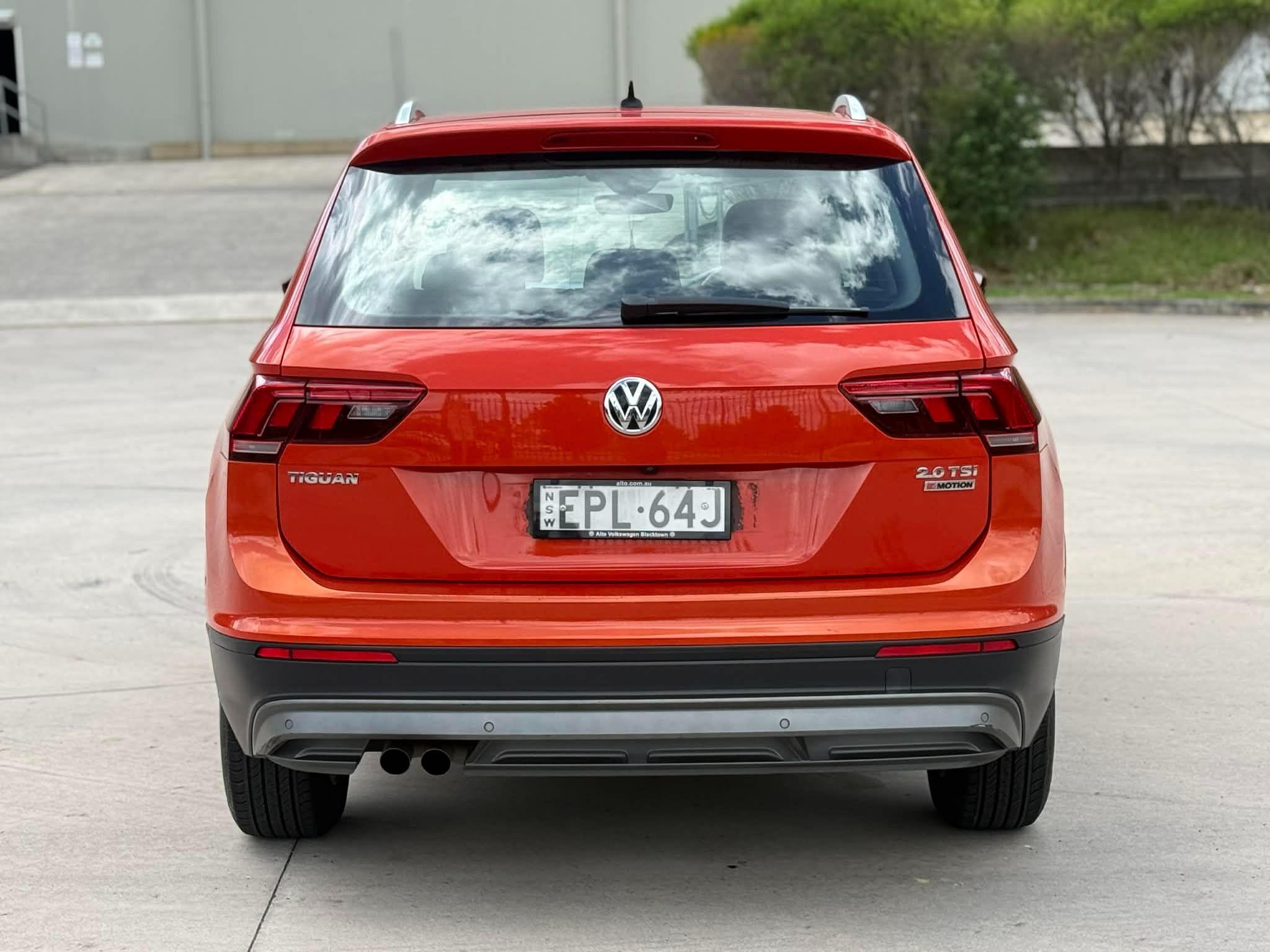 VOLKSWAGEN TIGUAN