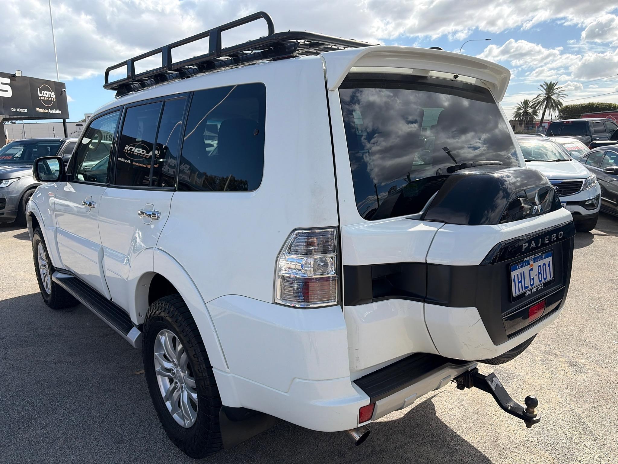 MITSUBISHI PAJERO