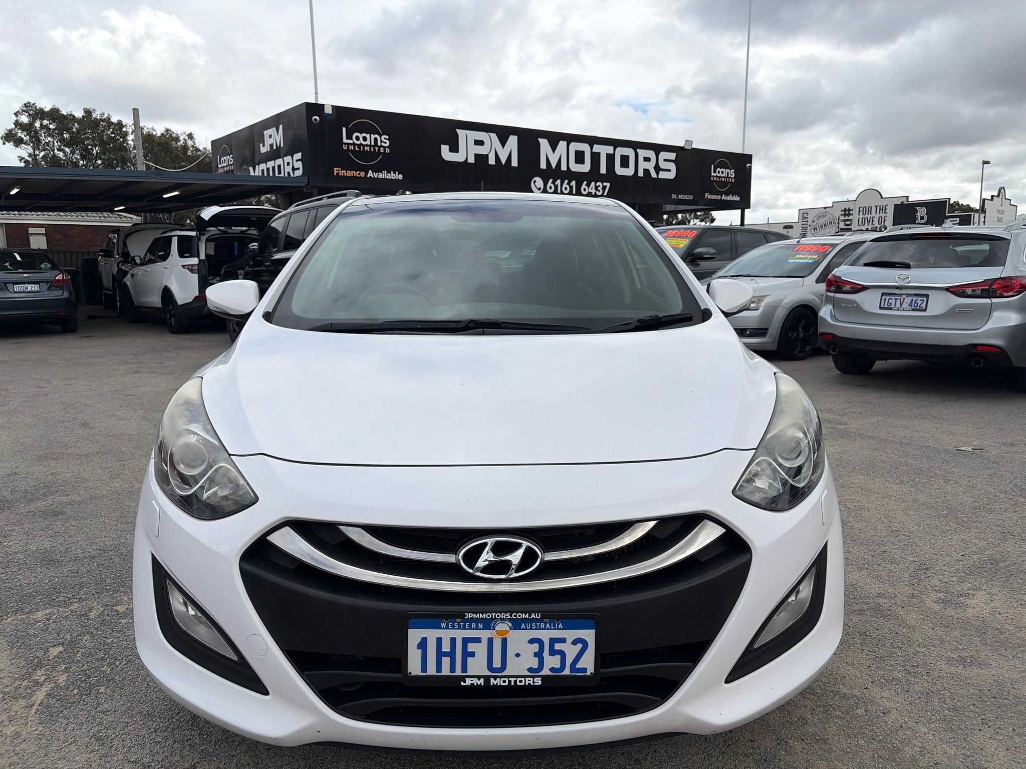 HYUNDAI i30