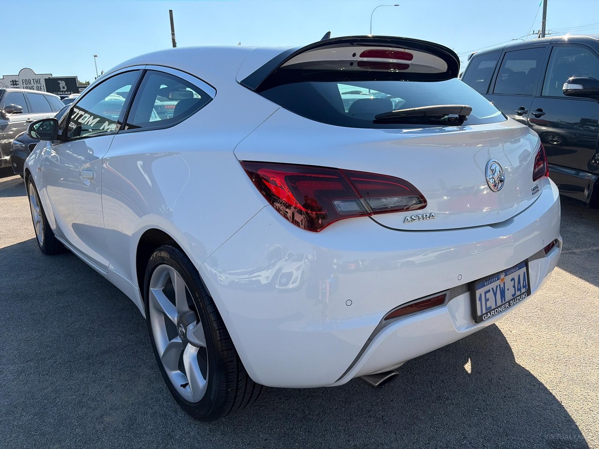 HOLDEN ASTRA