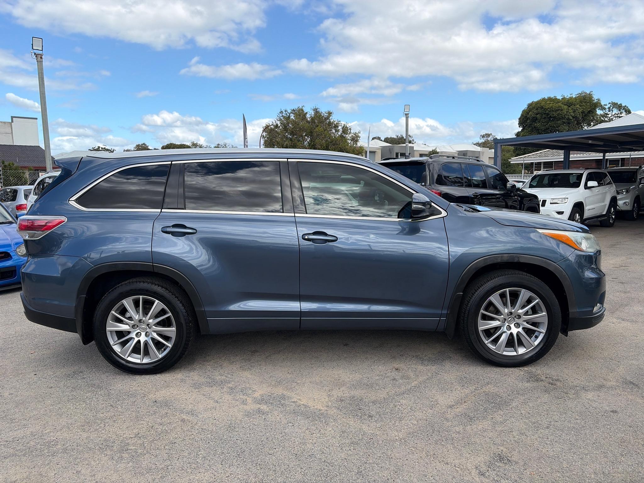 TOYOTA KLUGER