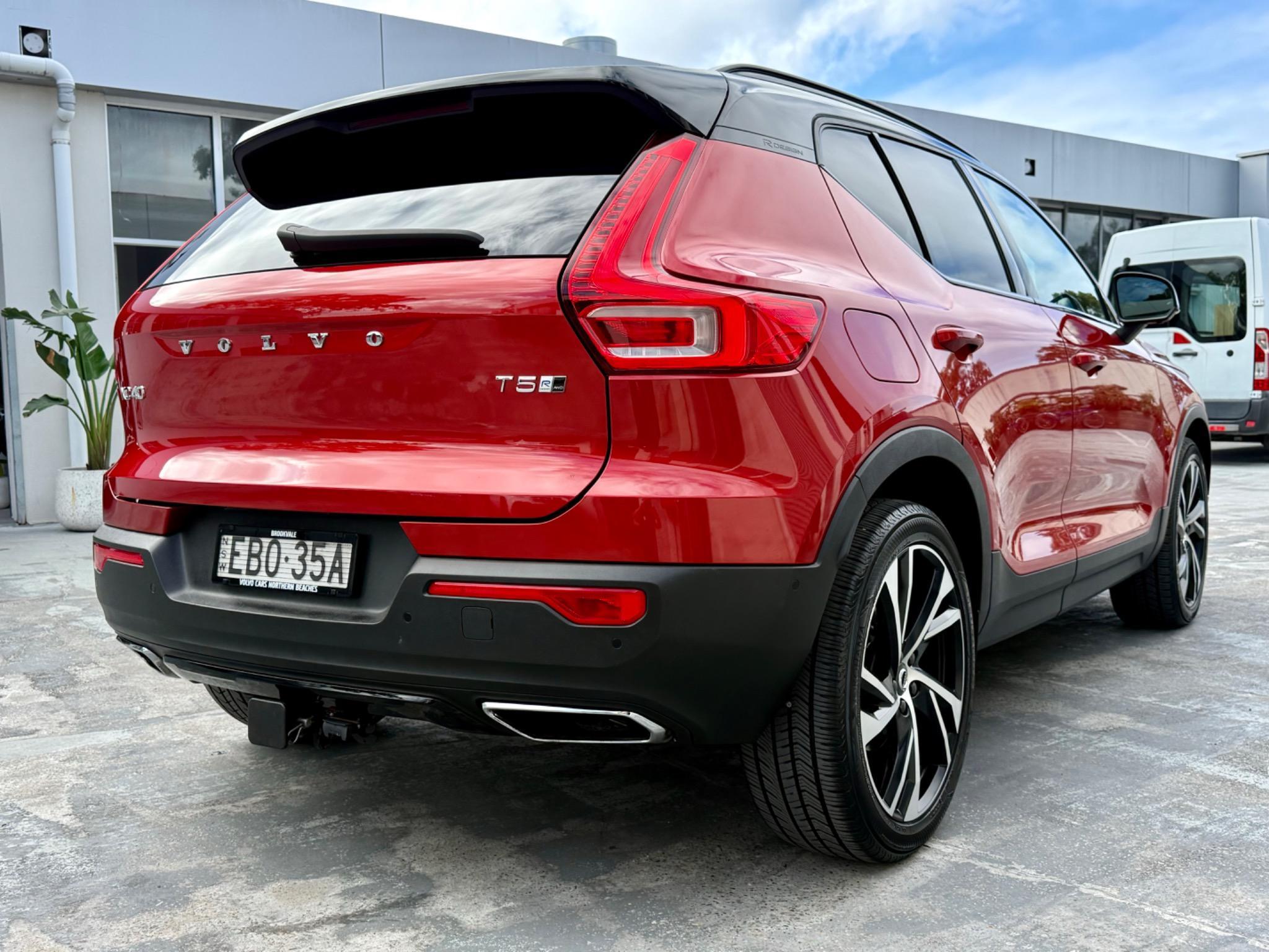 VOLVO XC40