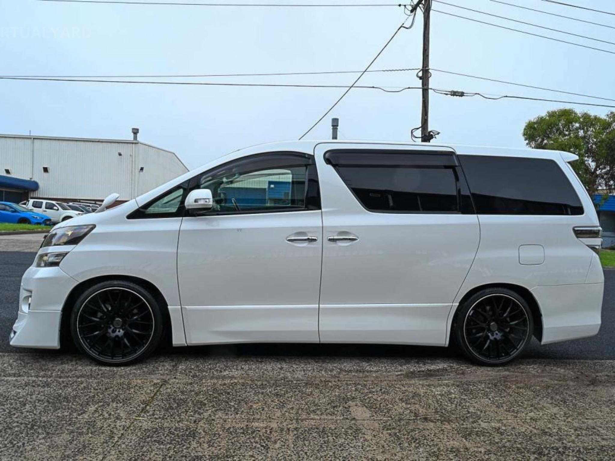 TOYOTA VELLFIRE