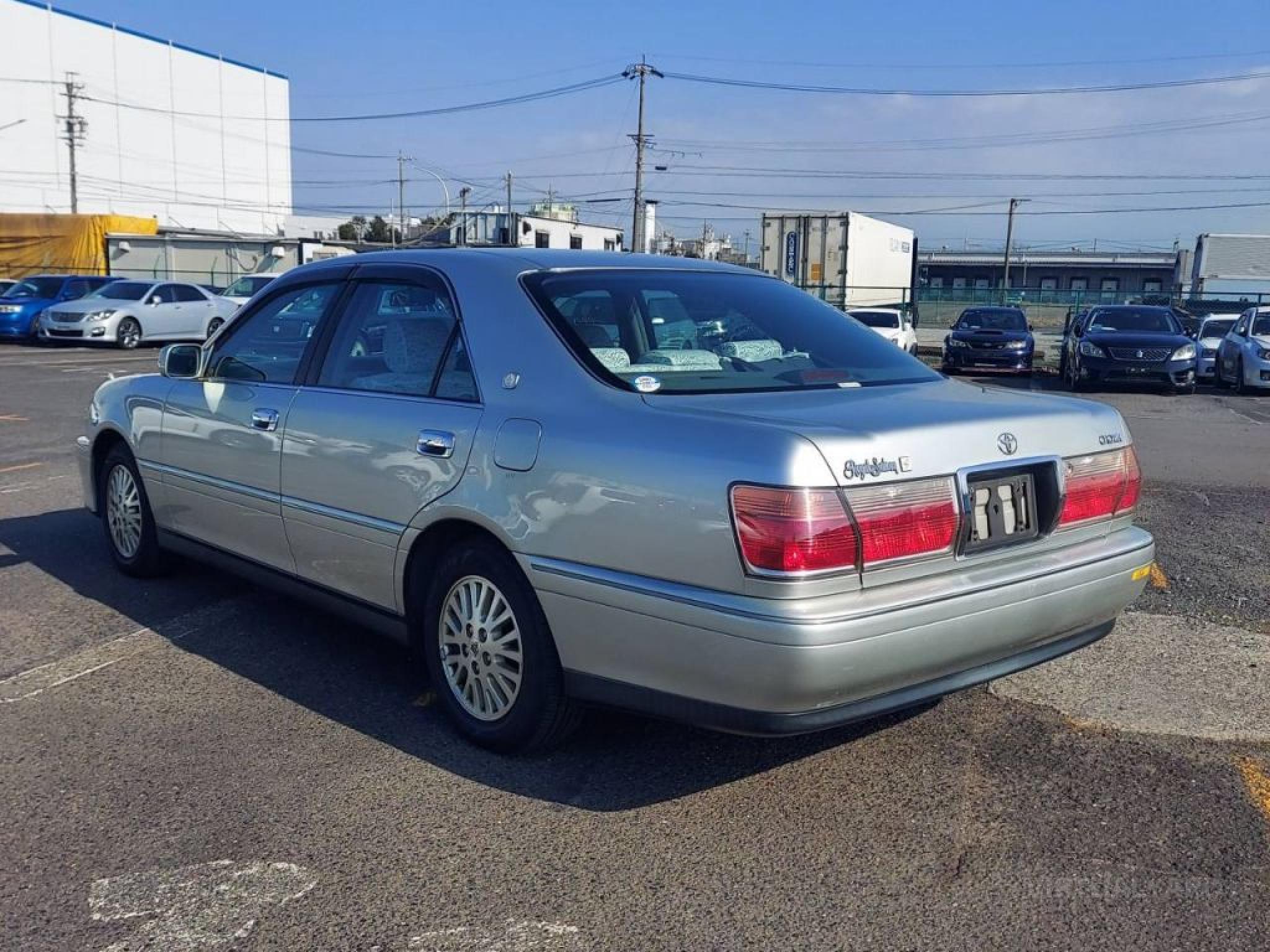 TOYOTA CROWN