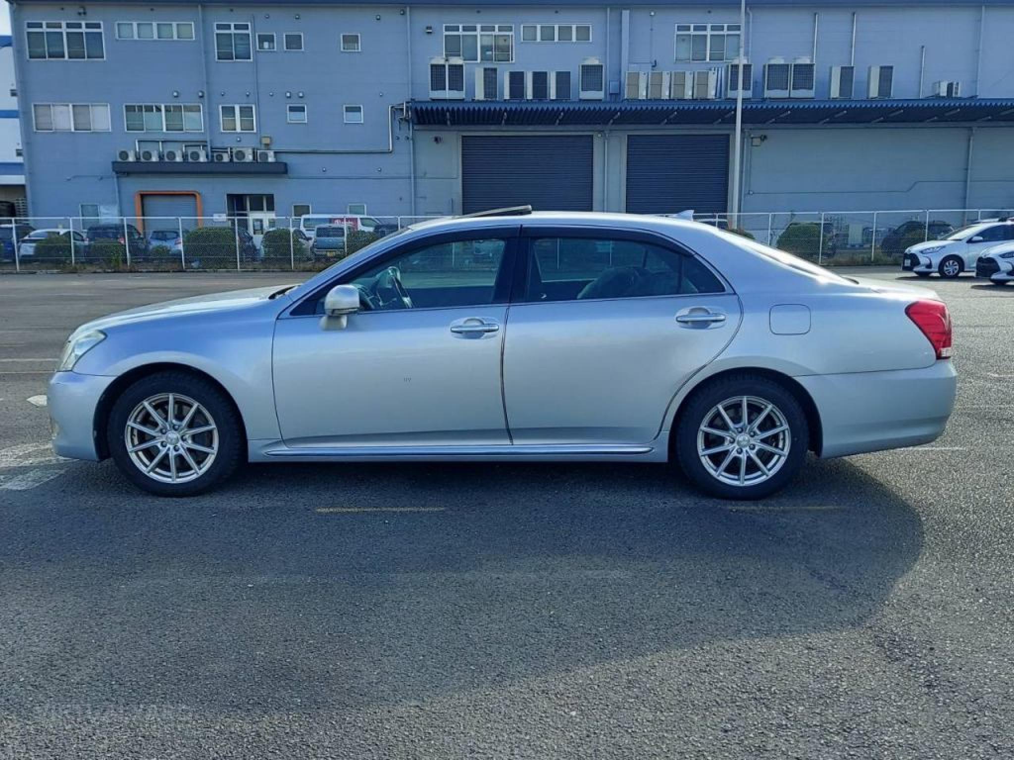 TOYOTA CROWN MAJESTA