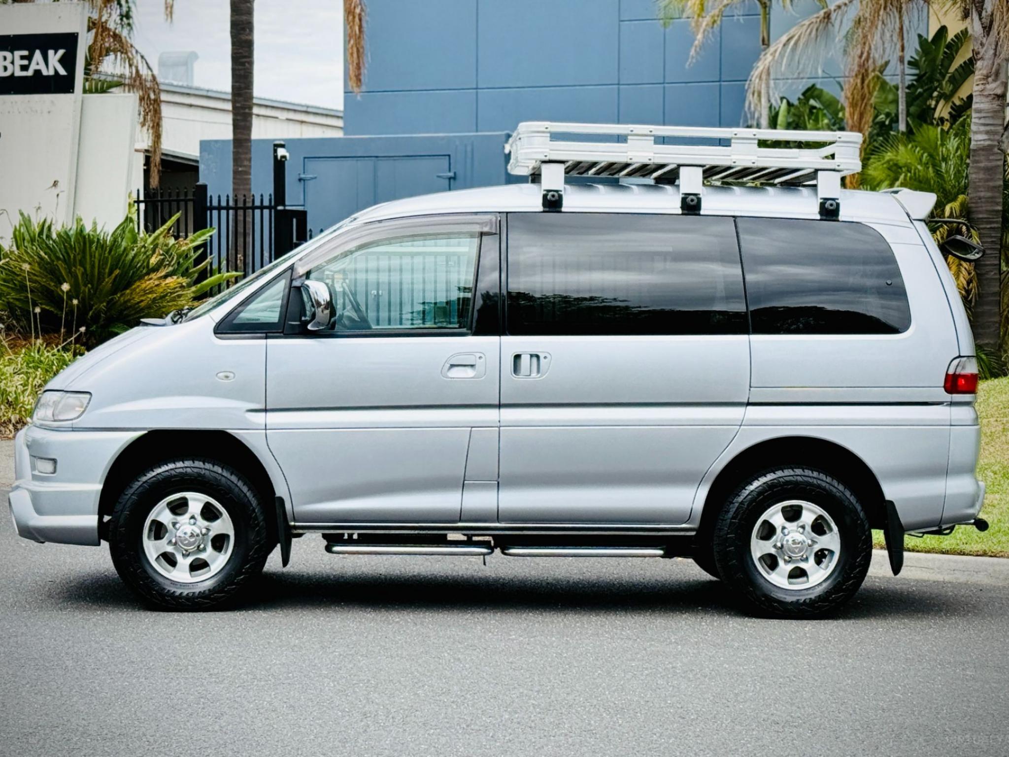 Mitsubishi  Delica