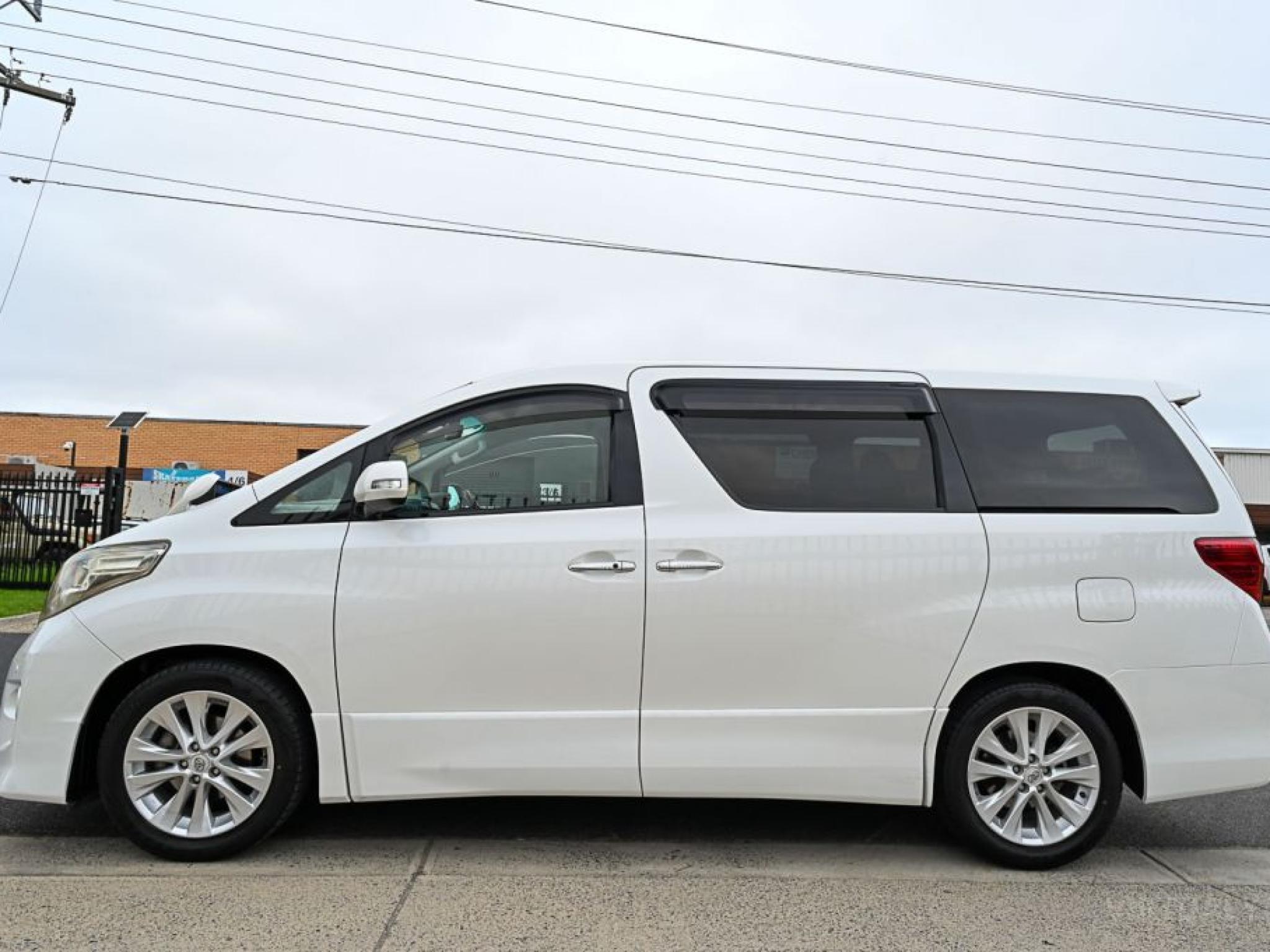 TOYOTA ALPHARD