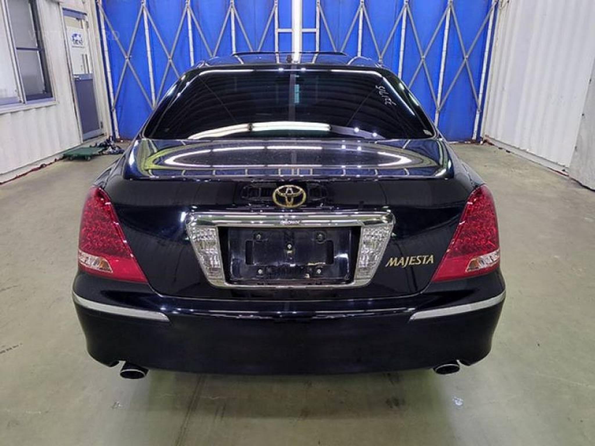 TOYOTA CROWN MAJESTA